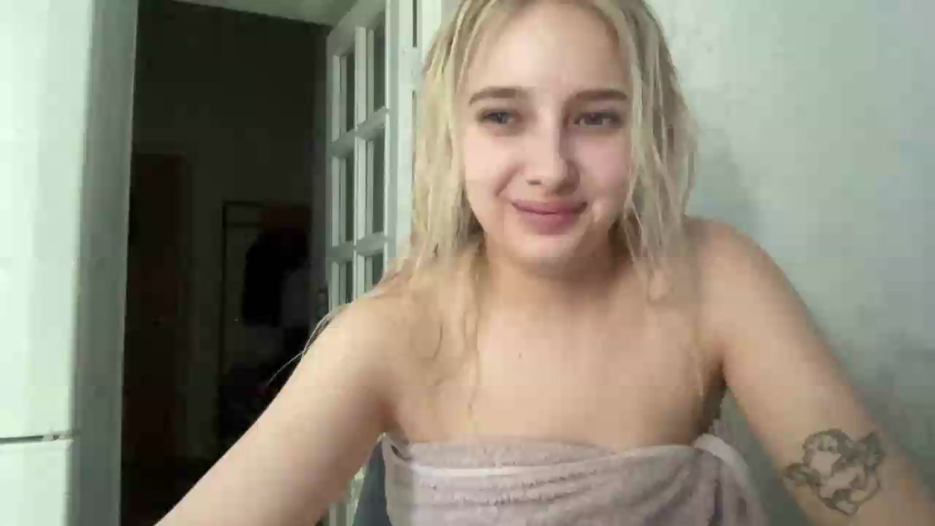 Gallery image thumbnail from Mira_Satin's myfreecams stream on, 08/21/2026, 13:29 image 15 of 20
