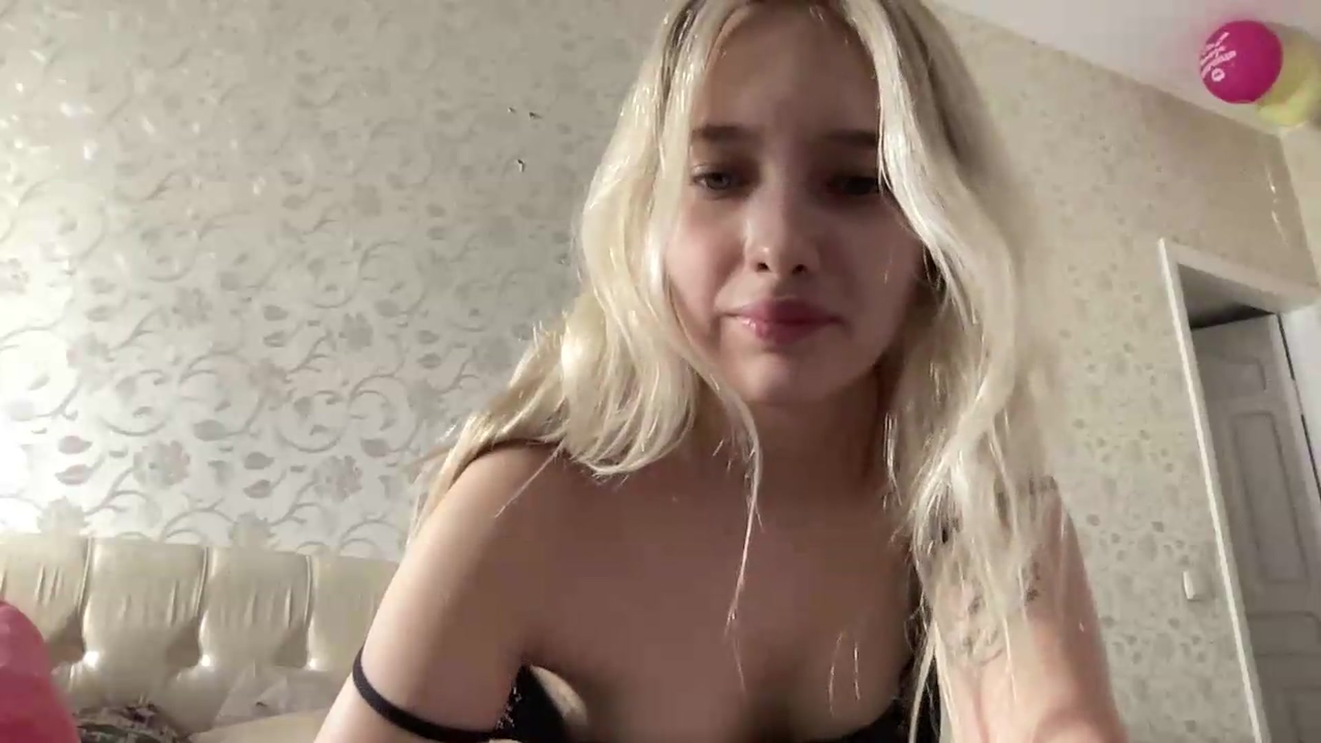 Gallery image thumbnail from Mira_Satin's myfreecams stream on, 08/22/2026, 11:32 image 12 of 20