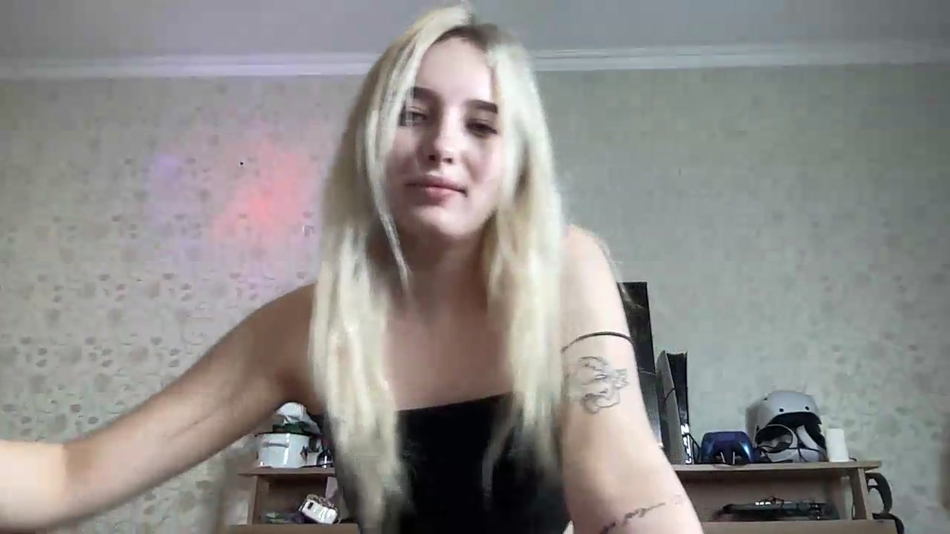 Gallery image thumbnail from Mira_Satin's myfreecams stream on, 08/25/2026, 11:03 image 17 of 20