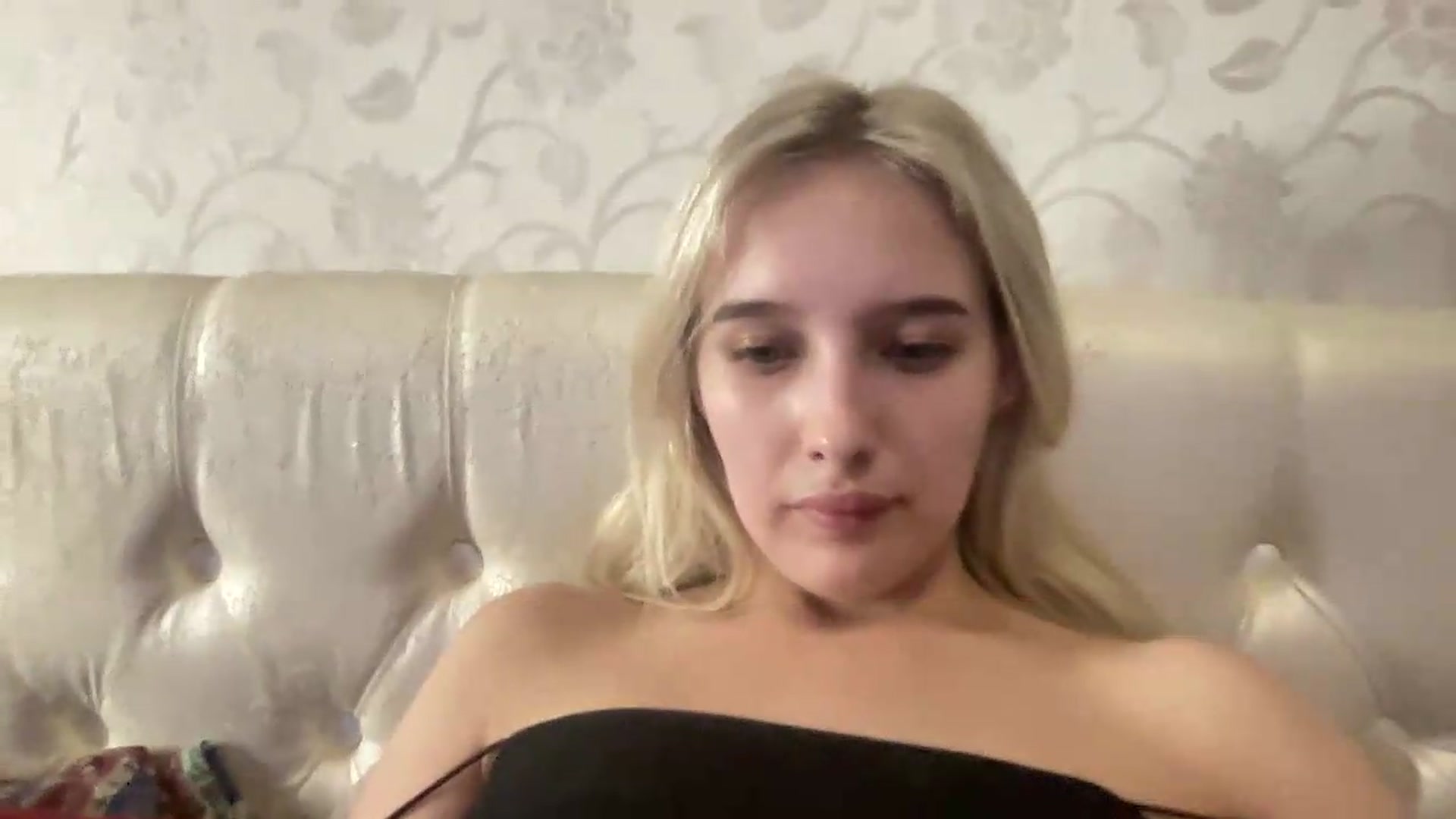 Gallery image thumbnail from Mira_Satin's myfreecams stream on, 08/25/2026, 20:34 image 8 of 20