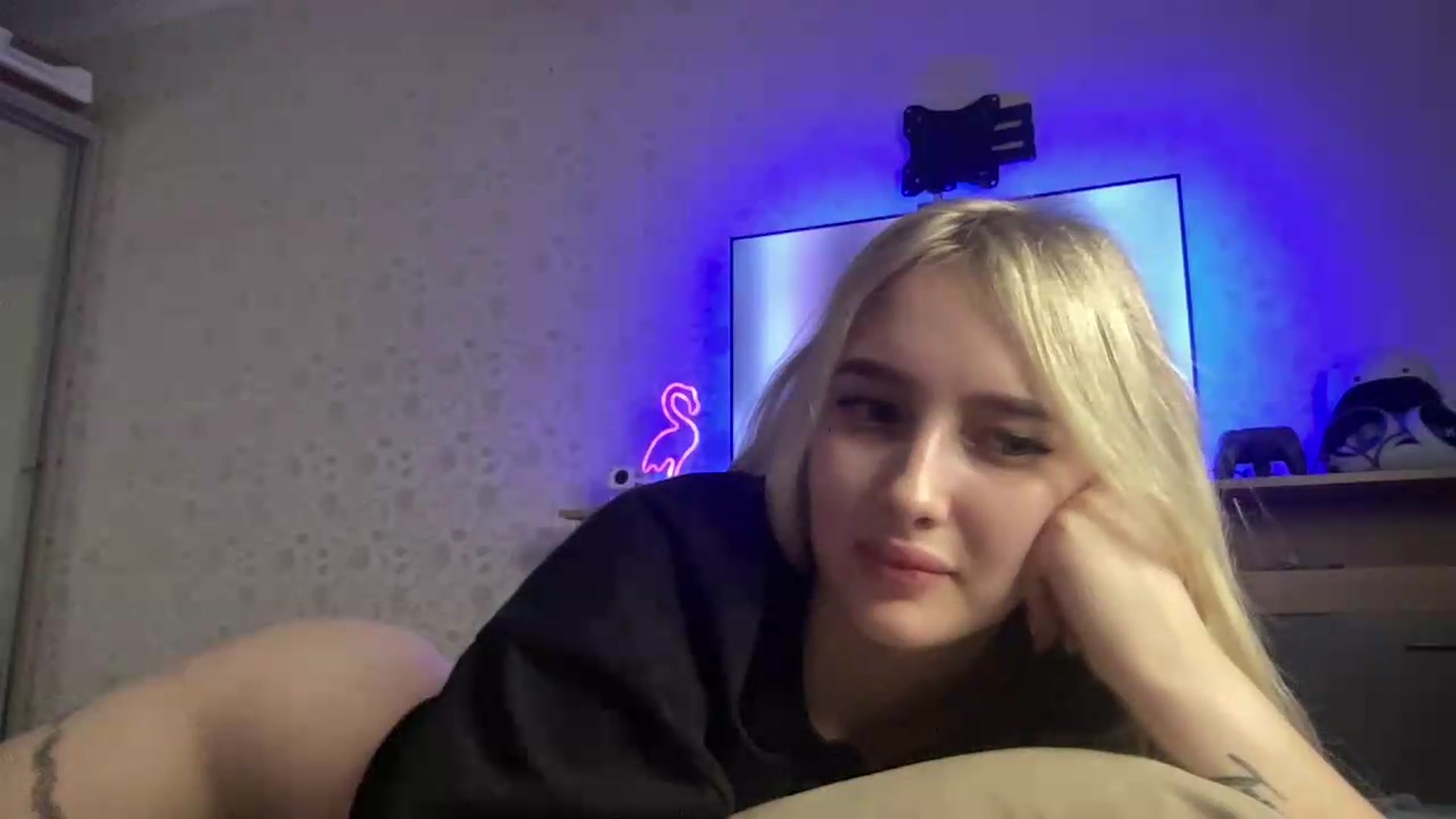 Gallery image thumbnail from Mira_Satin's myfreecams stream on, 08/26/2026, 18:09 image 9 of 20