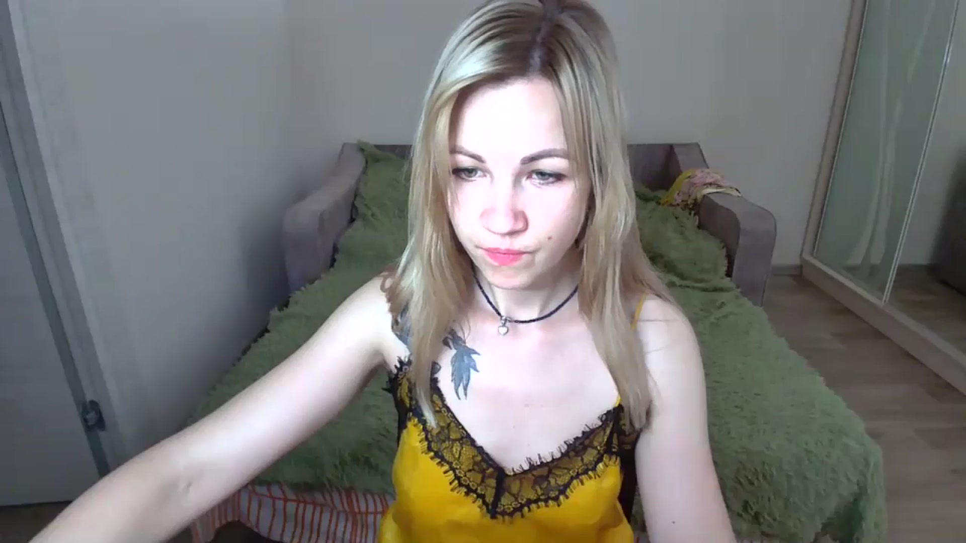 Gallery image thumbnail from Mira_for_love's myfreecams stream on, 06/27/2024, 18:17 image 16 of 20