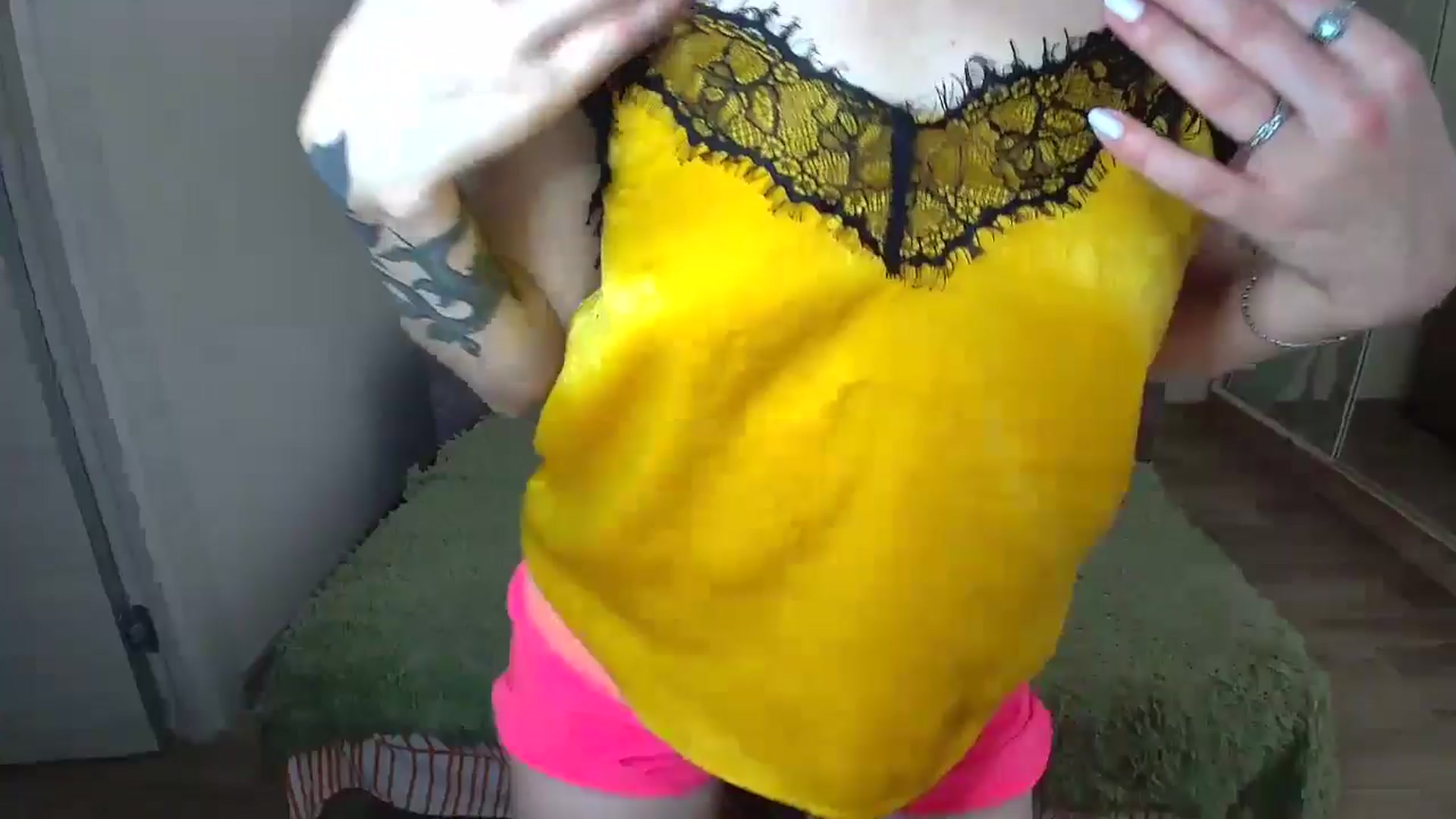 Gallery image thumbnail from Mira_for_love's myfreecams stream on, 06/27/2024, 18:17 image 12 of 20