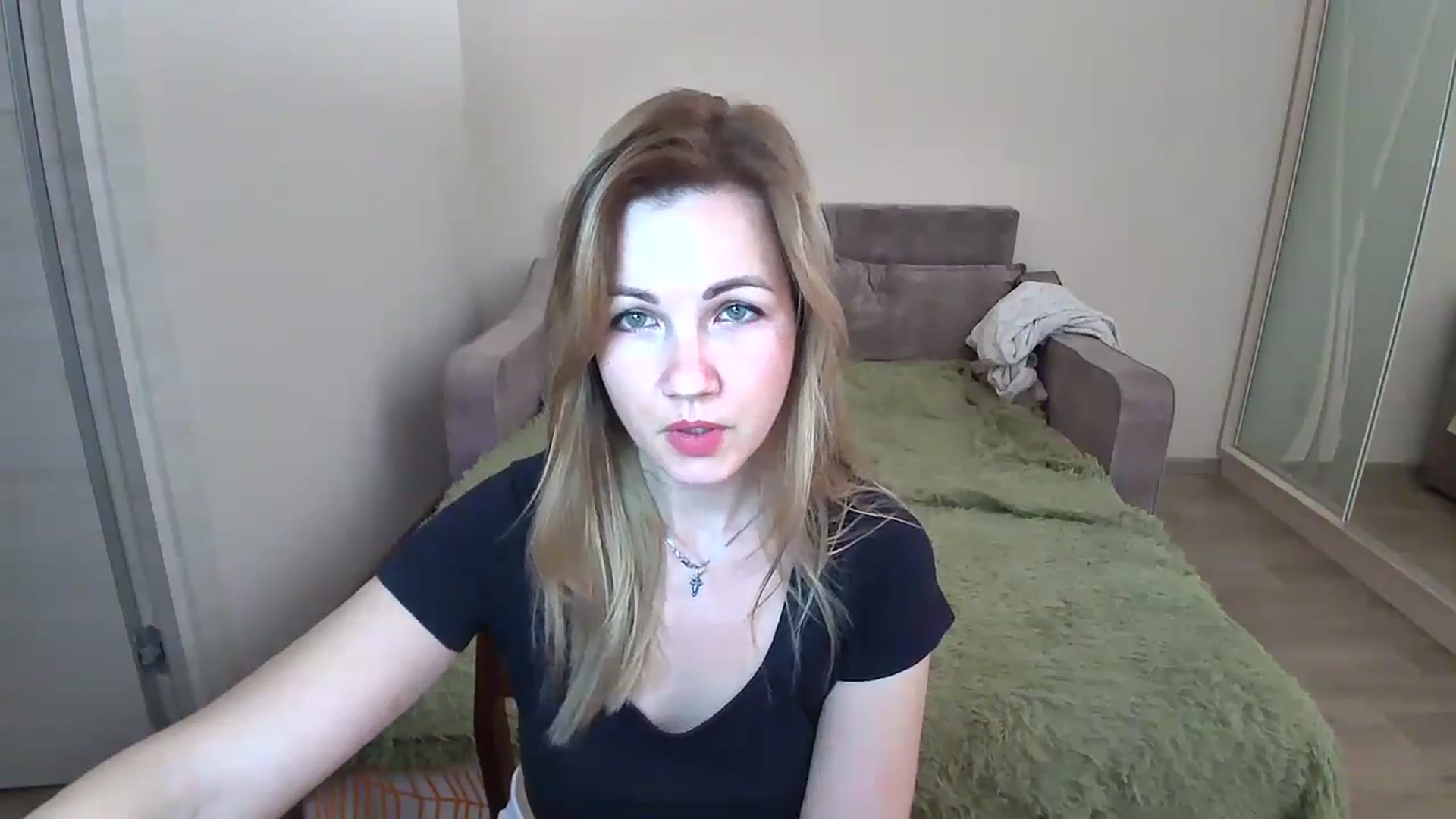Gallery image thumbnail from Mira_for_love's myfreecams stream on, 10/04/2024, 17:17 image 17 of 20