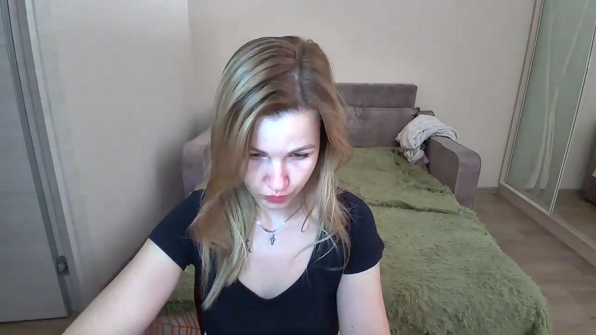 Gallery image thumbnail from Mira_for_love's myfreecams stream on, 10/04/2024, 17:17 image 4 of 20