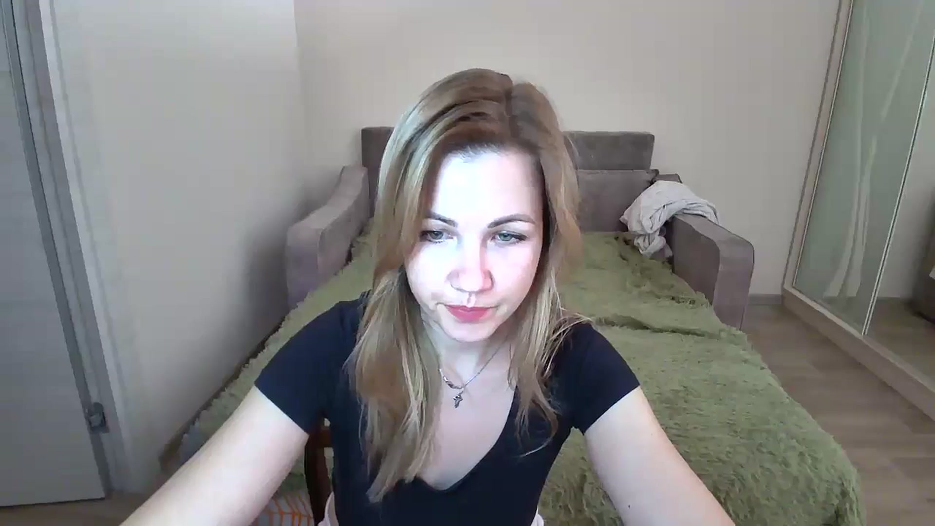 Gallery image thumbnail from Mira_for_love's myfreecams stream on, 10/04/2024, 17:17 image 14 of 20