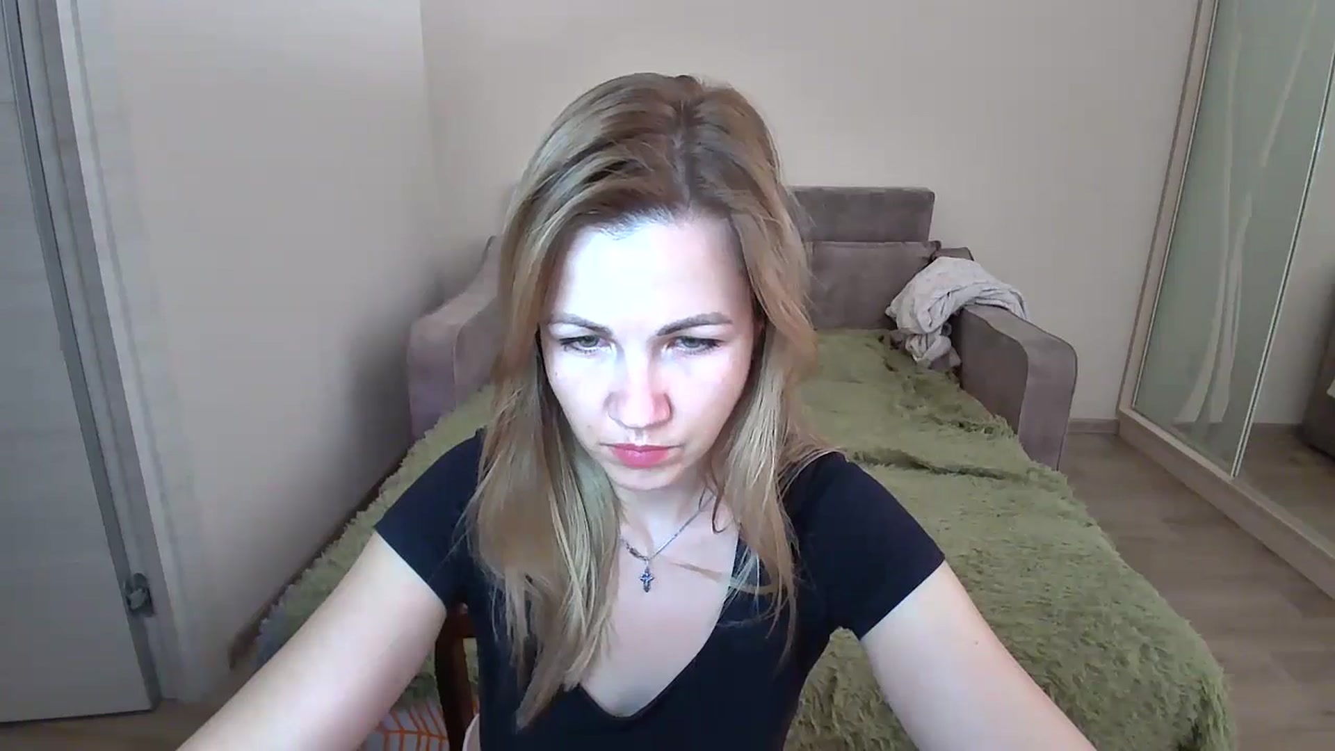 Gallery image thumbnail from Mira_for_love's myfreecams stream on, 10/04/2024, 17:17 image 10 of 20