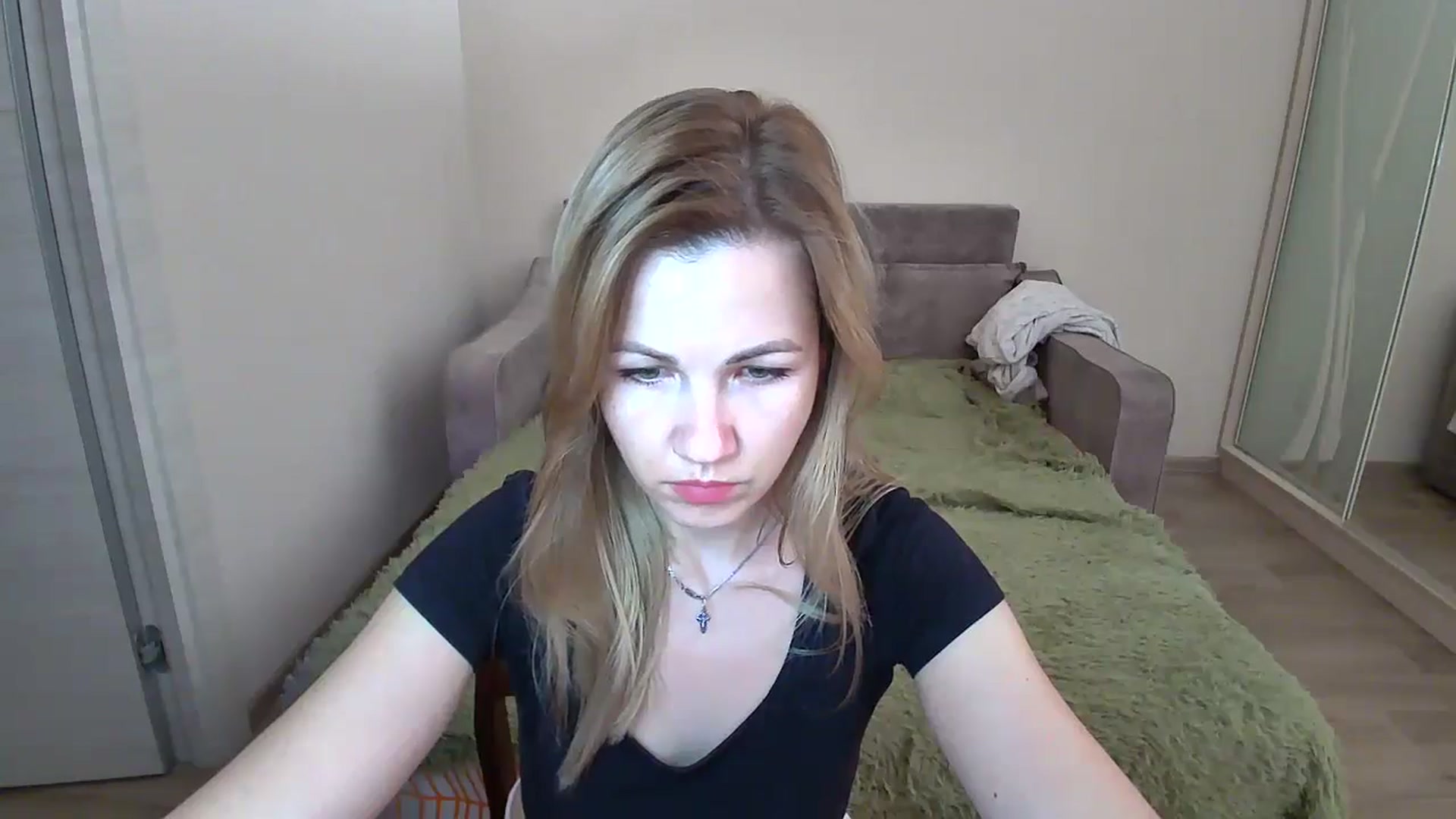 Gallery image thumbnail from Mira_for_love's myfreecams stream on, 10/04/2024, 17:17 image 8 of 20