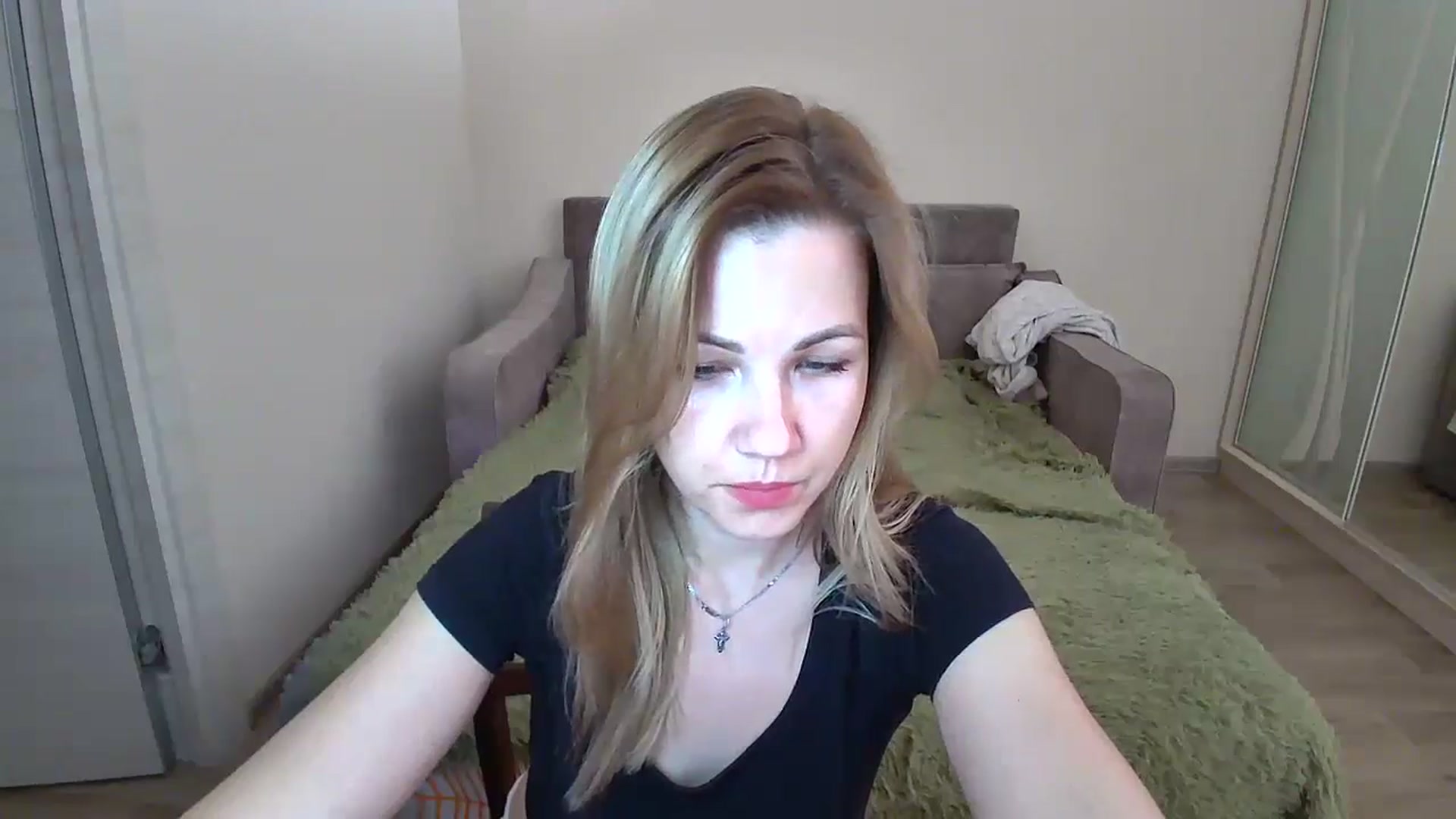 Gallery image thumbnail from Mira_for_love's myfreecams stream on, 10/04/2024, 17:17 image 5 of 20