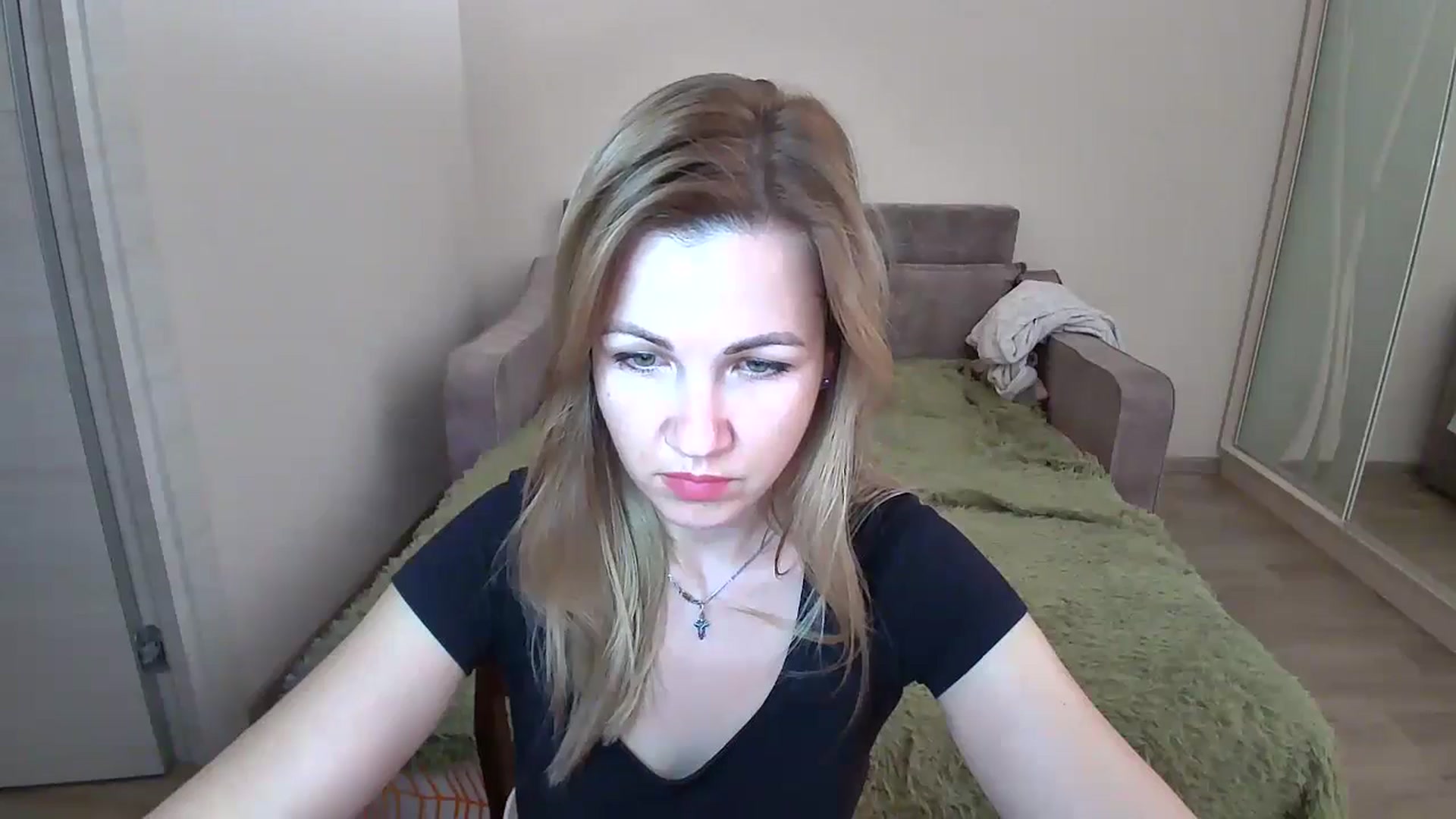 Gallery image thumbnail from Mira_for_love's myfreecams stream on, 10/04/2024, 17:17 image 9 of 20