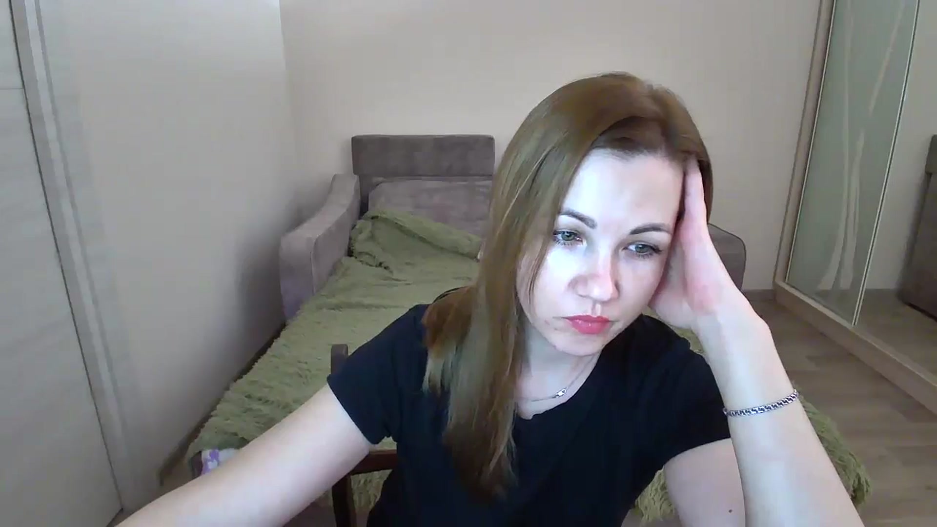 Gallery image thumbnail from Mira_for_love's myfreecams stream on, 10/24/2024, 18:39 image 4 of 20