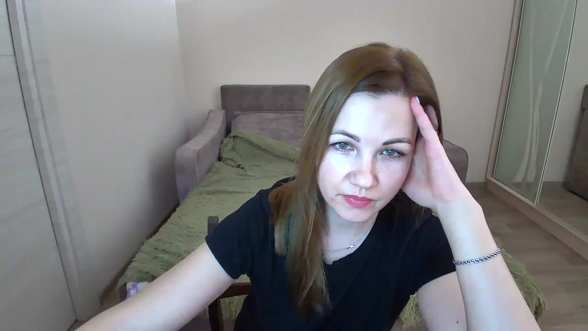 Gallery image thumbnail from Mira_for_love's myfreecams stream on, 10/24/2024, 18:39 image 6 of 20