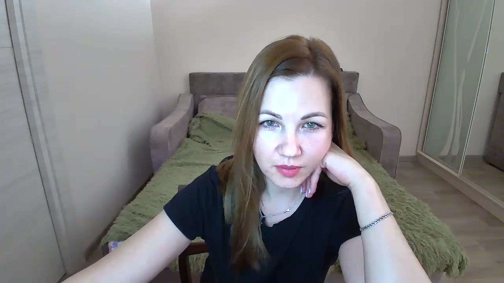 Gallery image thumbnail from Mira_for_love's myfreecams stream on, 10/24/2024, 18:39 image 9 of 20