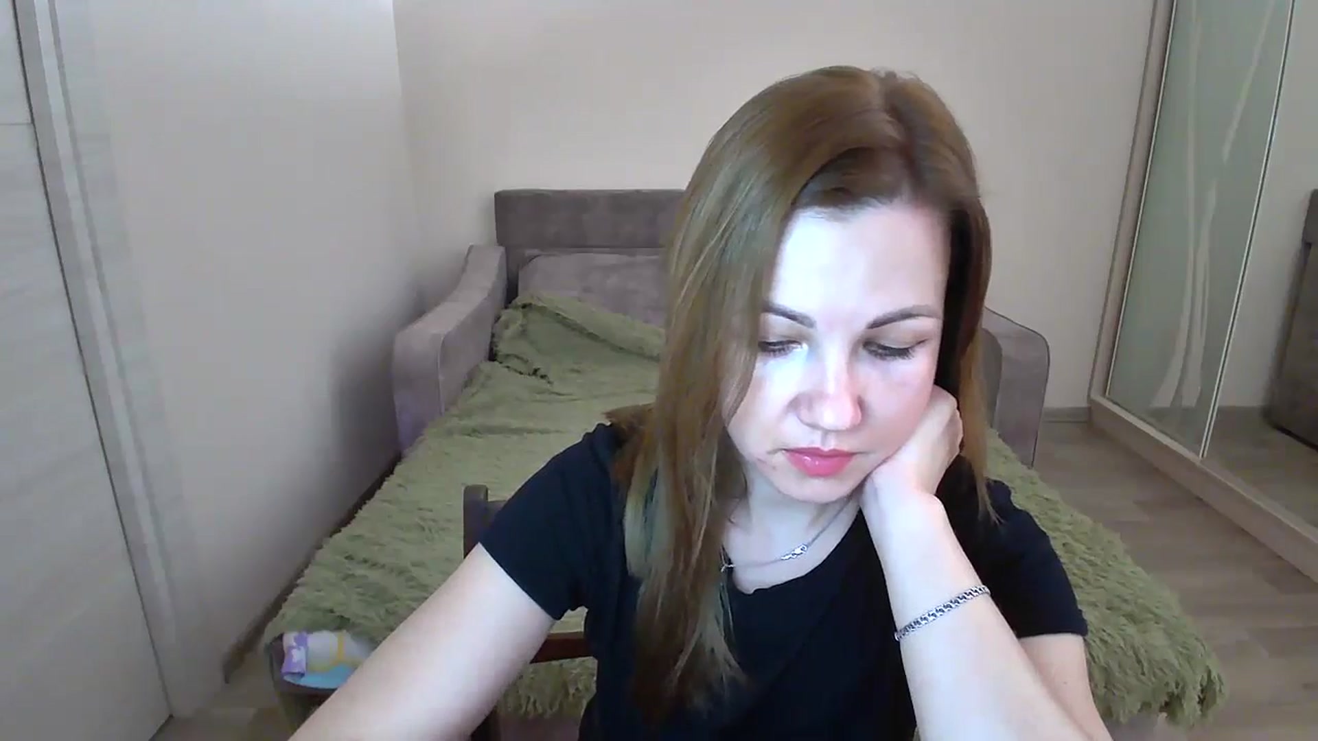 Gallery image thumbnail from Mira_for_love's myfreecams stream on, 10/24/2024, 18:39 image 17 of 20