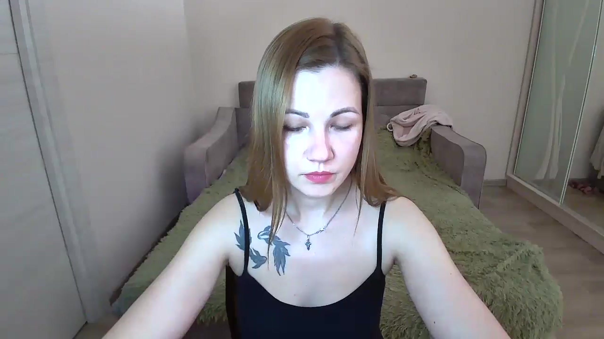 Gallery image thumbnail from Mira_for_love's myfreecams stream on, 11/20/2024, 15:29 image 15 of 20