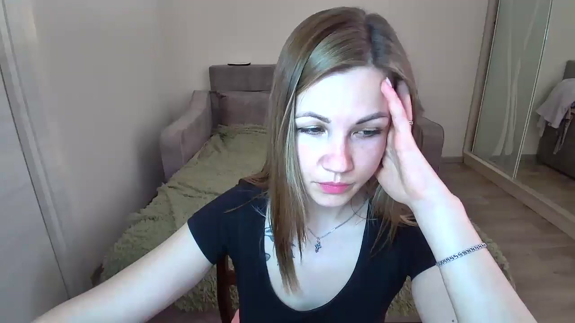 Gallery image thumbnail from Mira_for_love's myfreecams stream on, 03/25/2025, 16:04 image 7 of 20