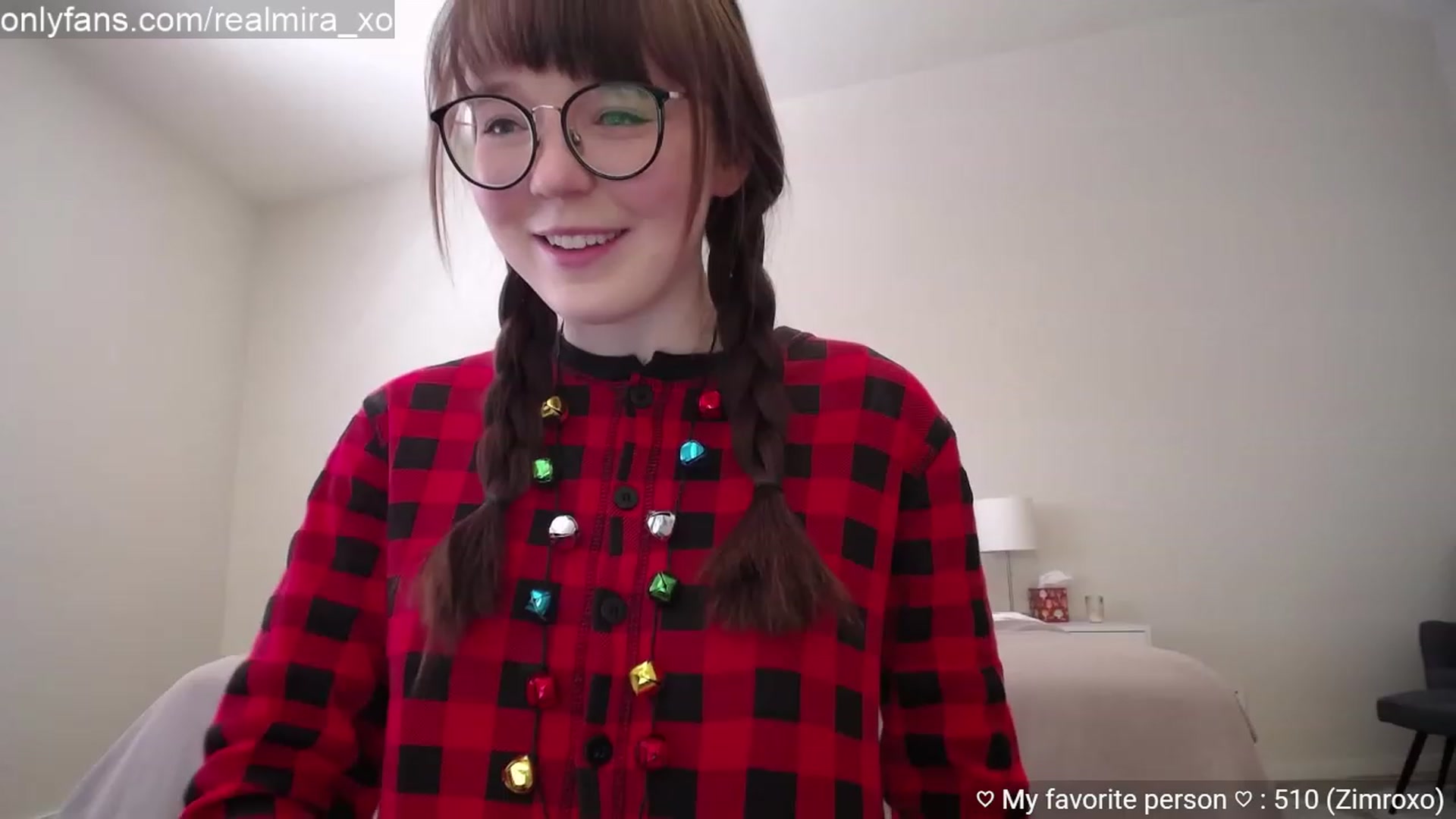 Gallery image thumbnail from Mira_xo's myfreecams stream on, 12/22/2022, 21:33 image 4 of 20