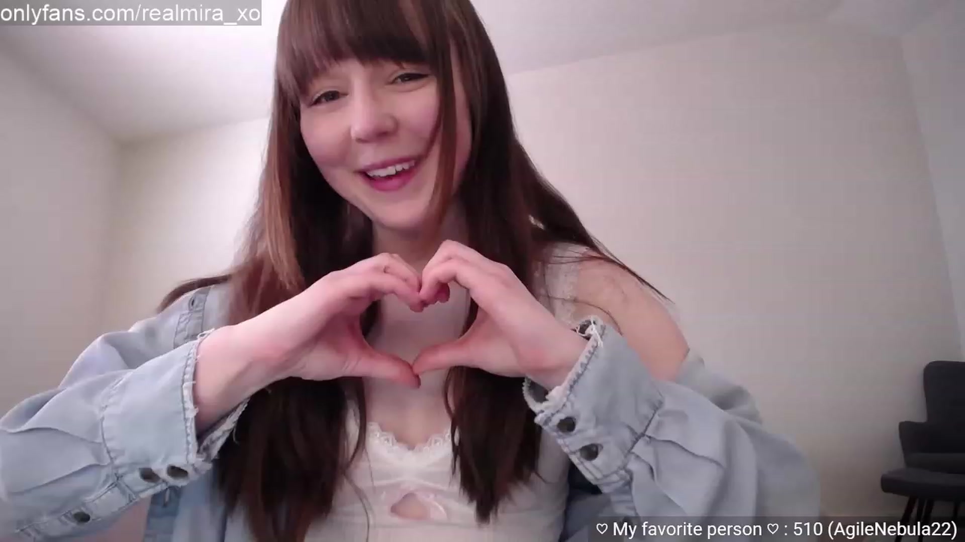 Gallery image thumbnail from Mira_xo's myfreecams stream on, 12/29/2022, 23:31 image 4 of 20