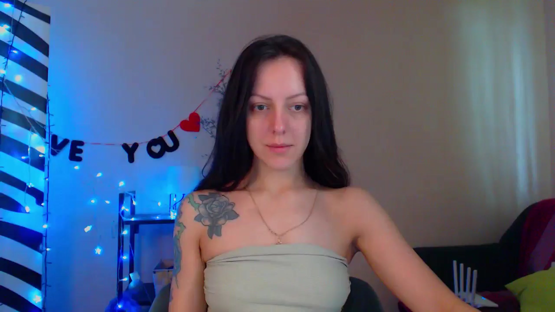 Gallery image thumbnail from MiracleMiss's myfreecams stream on, 05/14/2024, 10:51 image 5 of 20