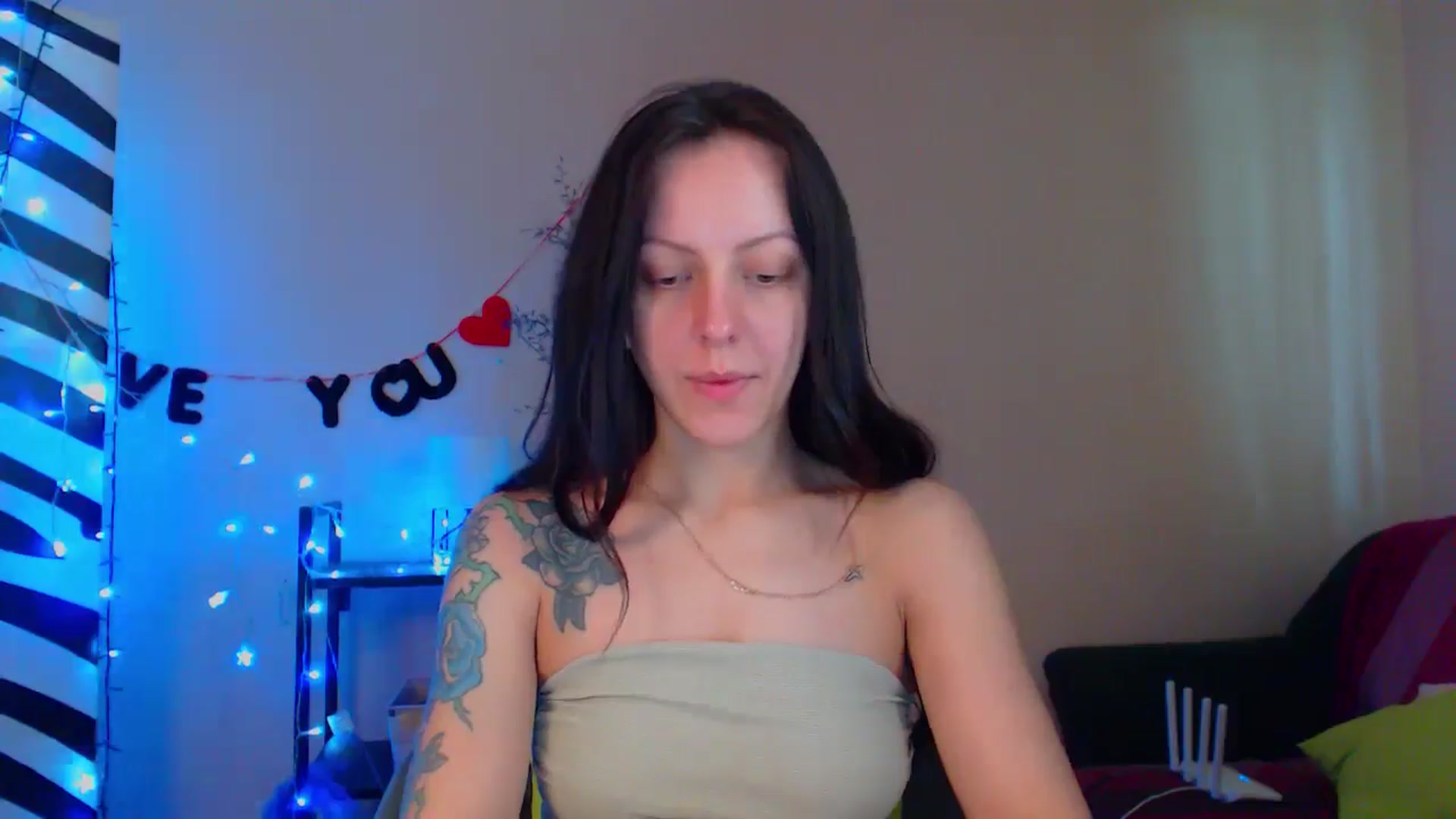 Gallery image thumbnail from MiracleMiss's myfreecams stream on, 05/14/2024, 10:51 image 8 of 20