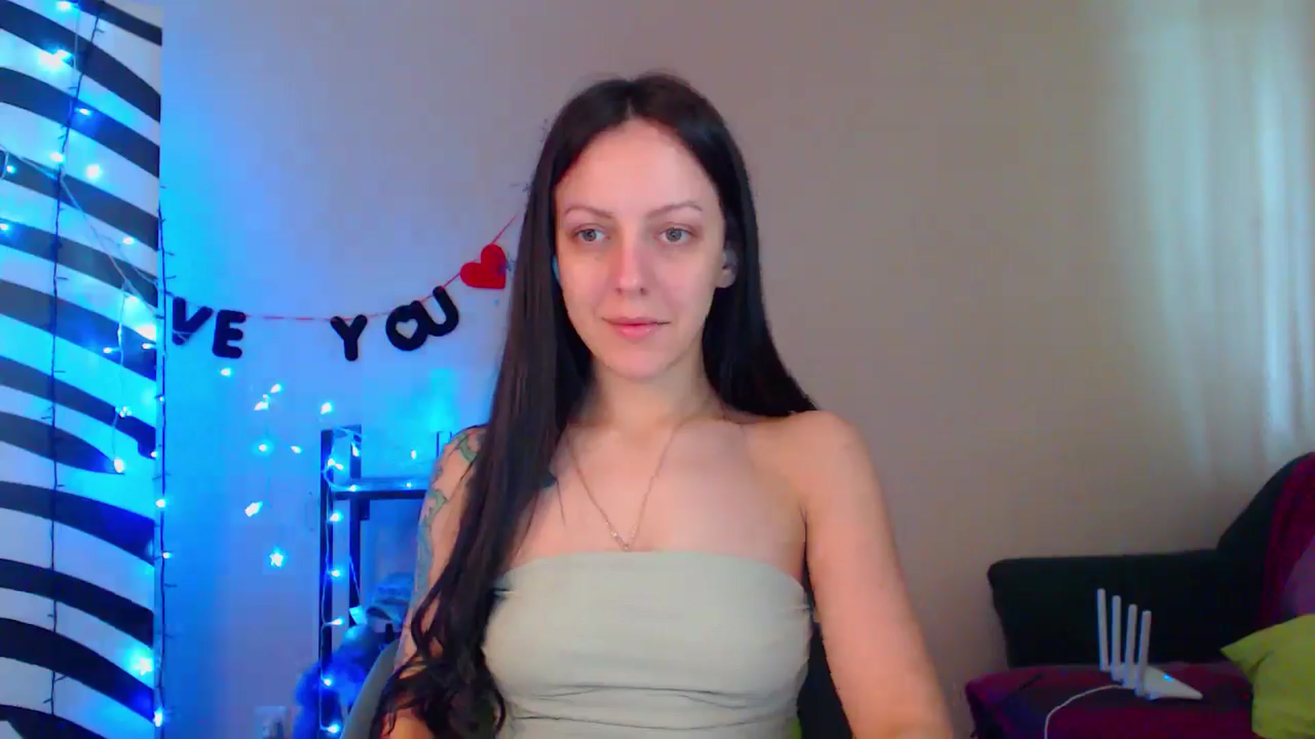 Gallery image thumbnail from MiracleMiss's myfreecams stream on, 05/15/2024, 10:15 image 7 of 20