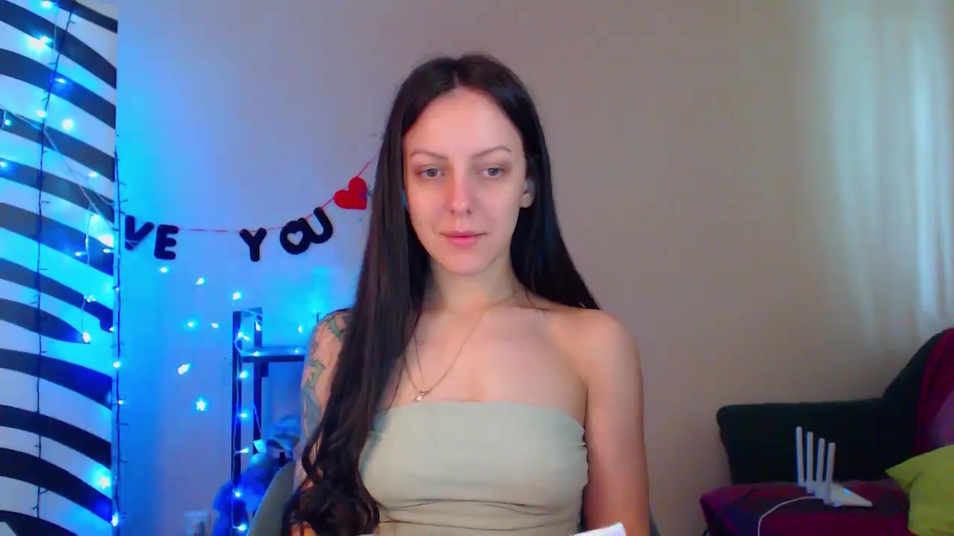Gallery image thumbnail from MiracleMiss's myfreecams stream on, 05/15/2024, 10:15 image 5 of 20