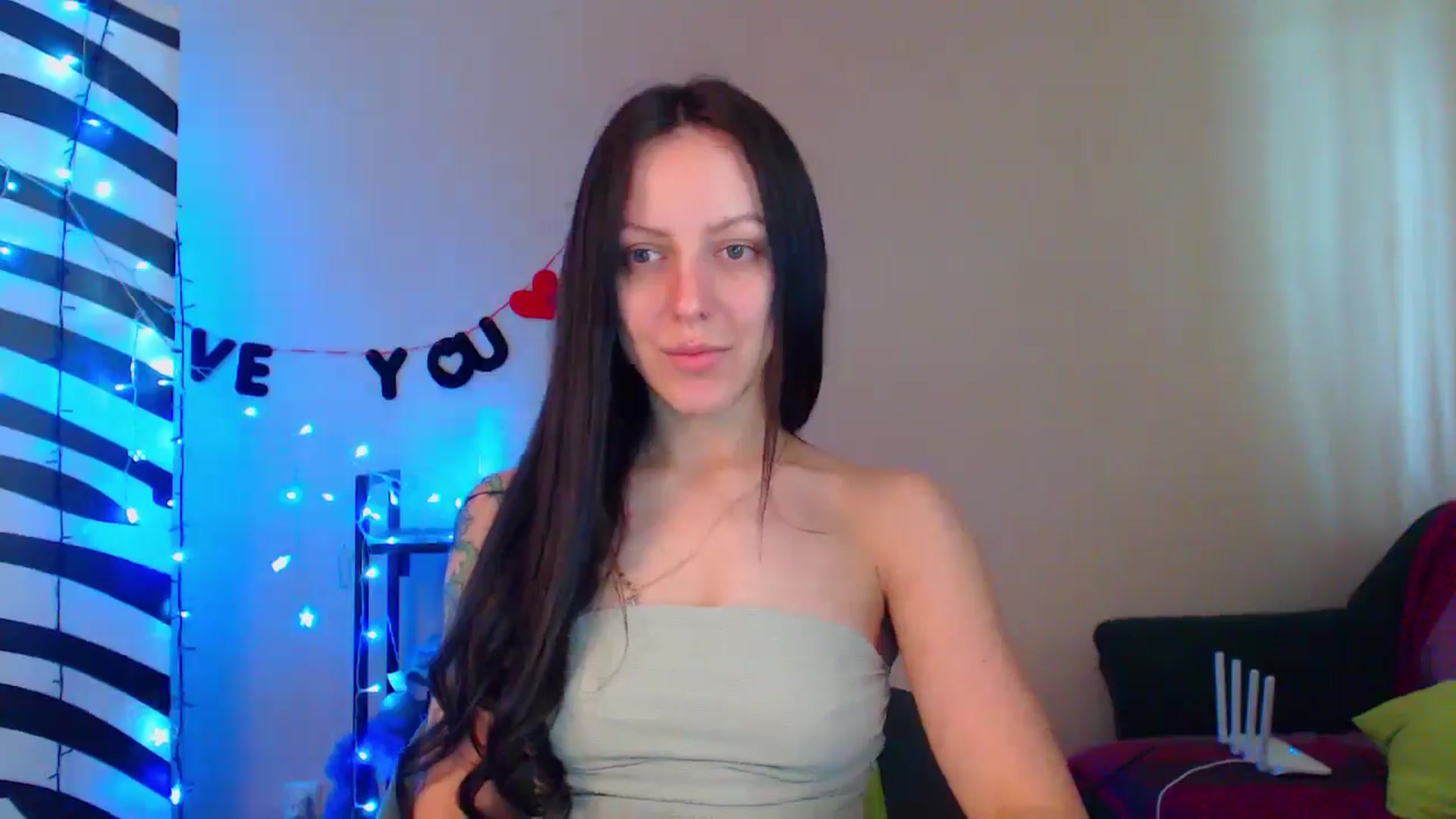 Gallery image thumbnail from MiracleMiss's myfreecams stream on, 05/15/2024, 10:15 image 3 of 20