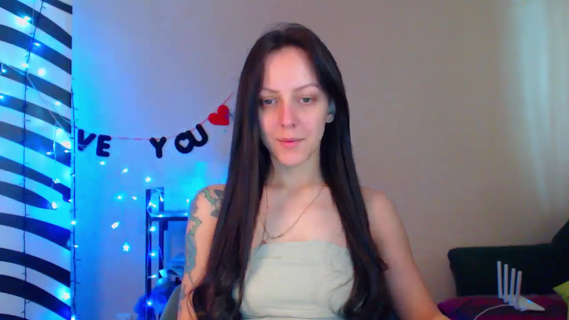 Gallery image thumbnail from MiracleMiss's myfreecams stream on, 05/15/2024, 10:44 image 14 of 20