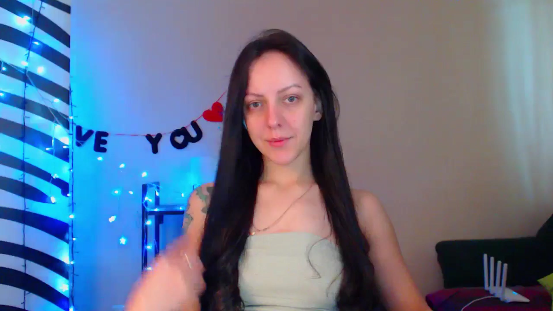 Gallery image thumbnail from MiracleMiss's myfreecams stream on, 05/15/2024, 10:44 image 5 of 20
