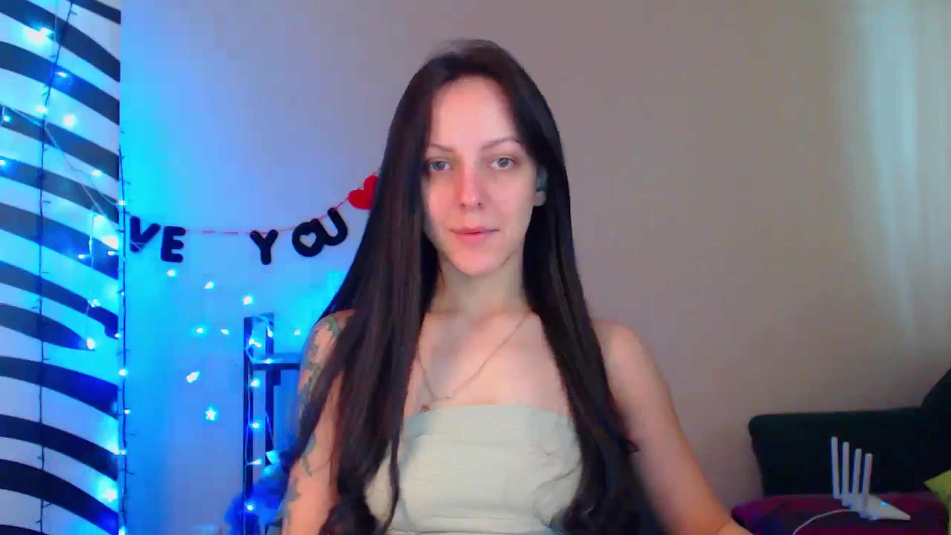 Gallery image thumbnail from MiracleMiss's myfreecams stream on, 05/15/2024, 10:44 image 16 of 20