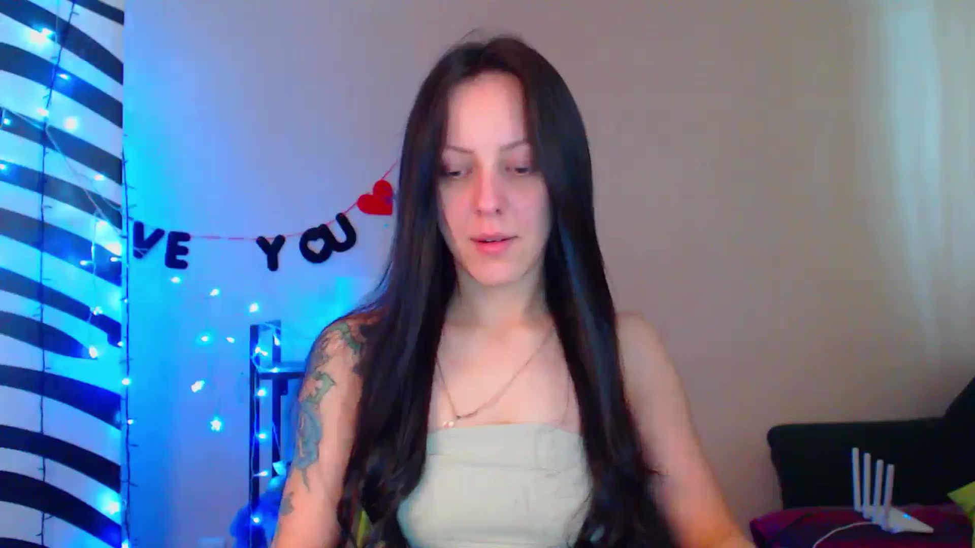 Gallery image thumbnail from MiracleMiss's myfreecams stream on, 05/15/2024, 10:44 image 17 of 20