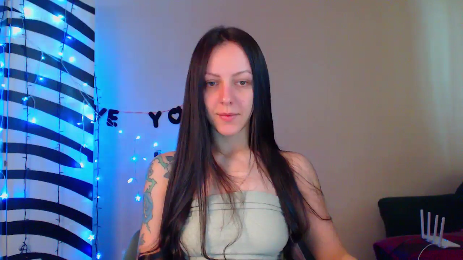 Gallery image thumbnail from MiracleMiss's myfreecams stream on, 05/16/2024, 10:47 image 6 of 20