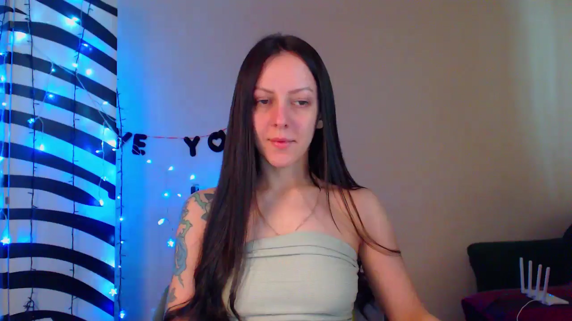 Gallery image thumbnail from MiracleMiss's myfreecams stream on, 05/16/2024, 10:47 image 4 of 20