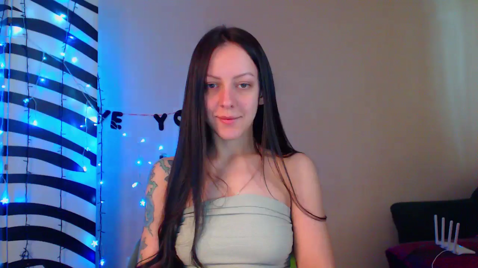 Gallery image thumbnail from MiracleMiss's myfreecams stream on, 05/16/2024, 10:47 image 3 of 20