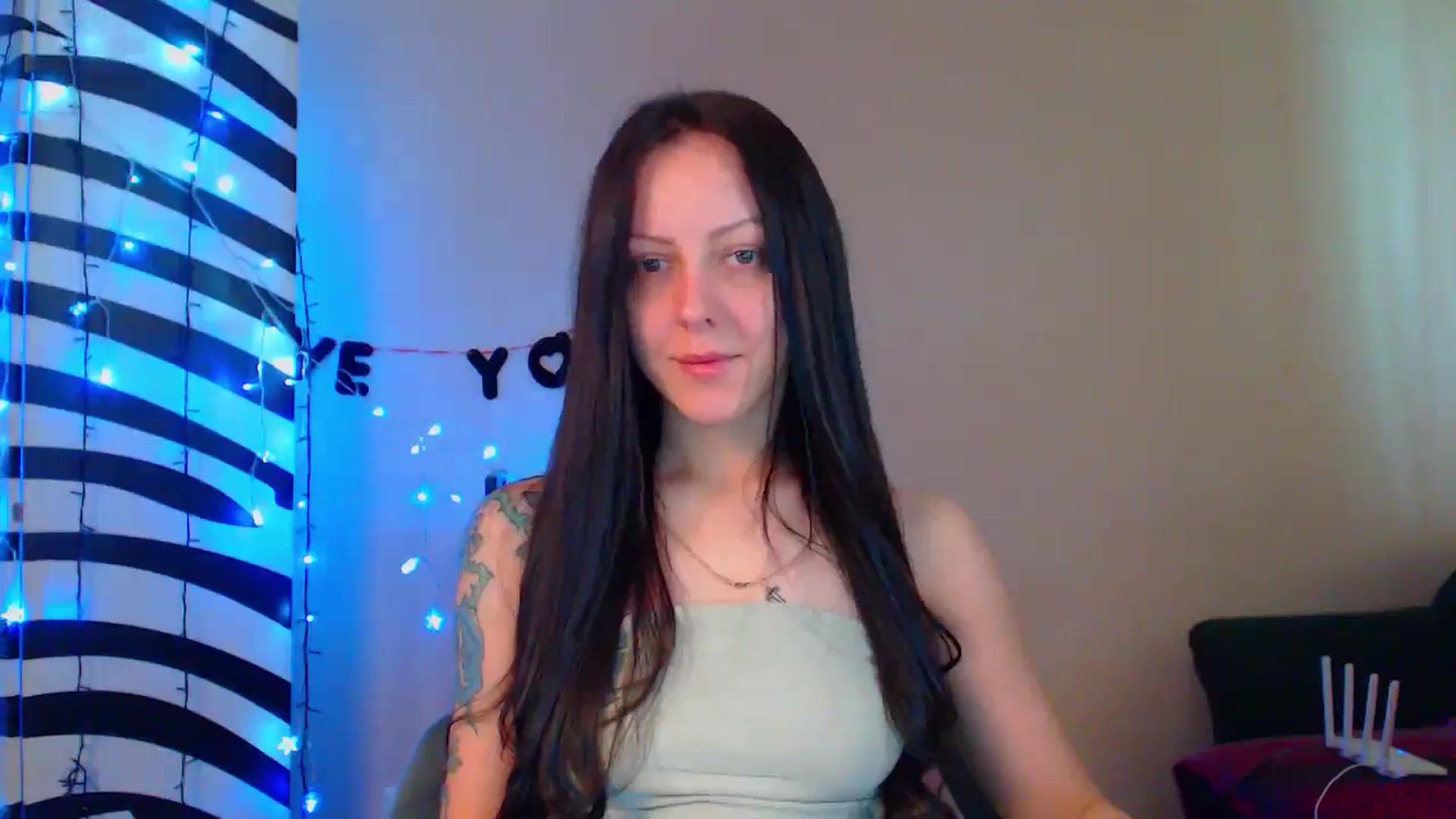Gallery image thumbnail from MiracleMiss's myfreecams stream on, 05/16/2024, 10:47 image 12 of 20