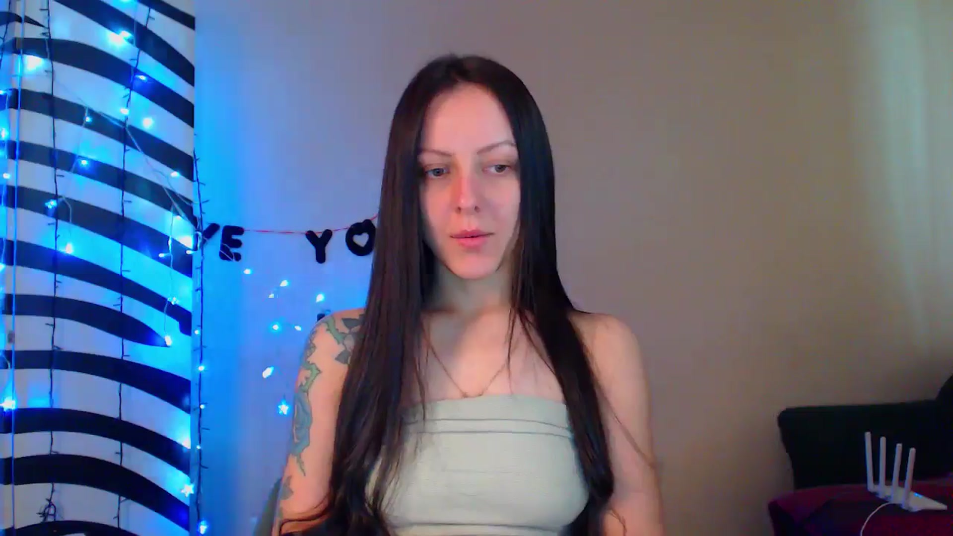 Gallery image thumbnail from MiracleMiss's myfreecams stream on, 05/16/2024, 10:47 image 7 of 20