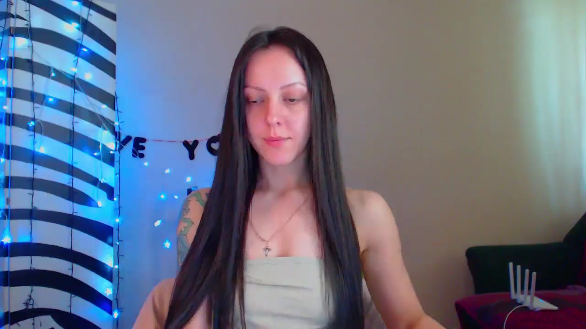 Gallery image thumbnail from MiracleMiss's myfreecams stream on, 05/19/2024, 12:27 image 6 of 20