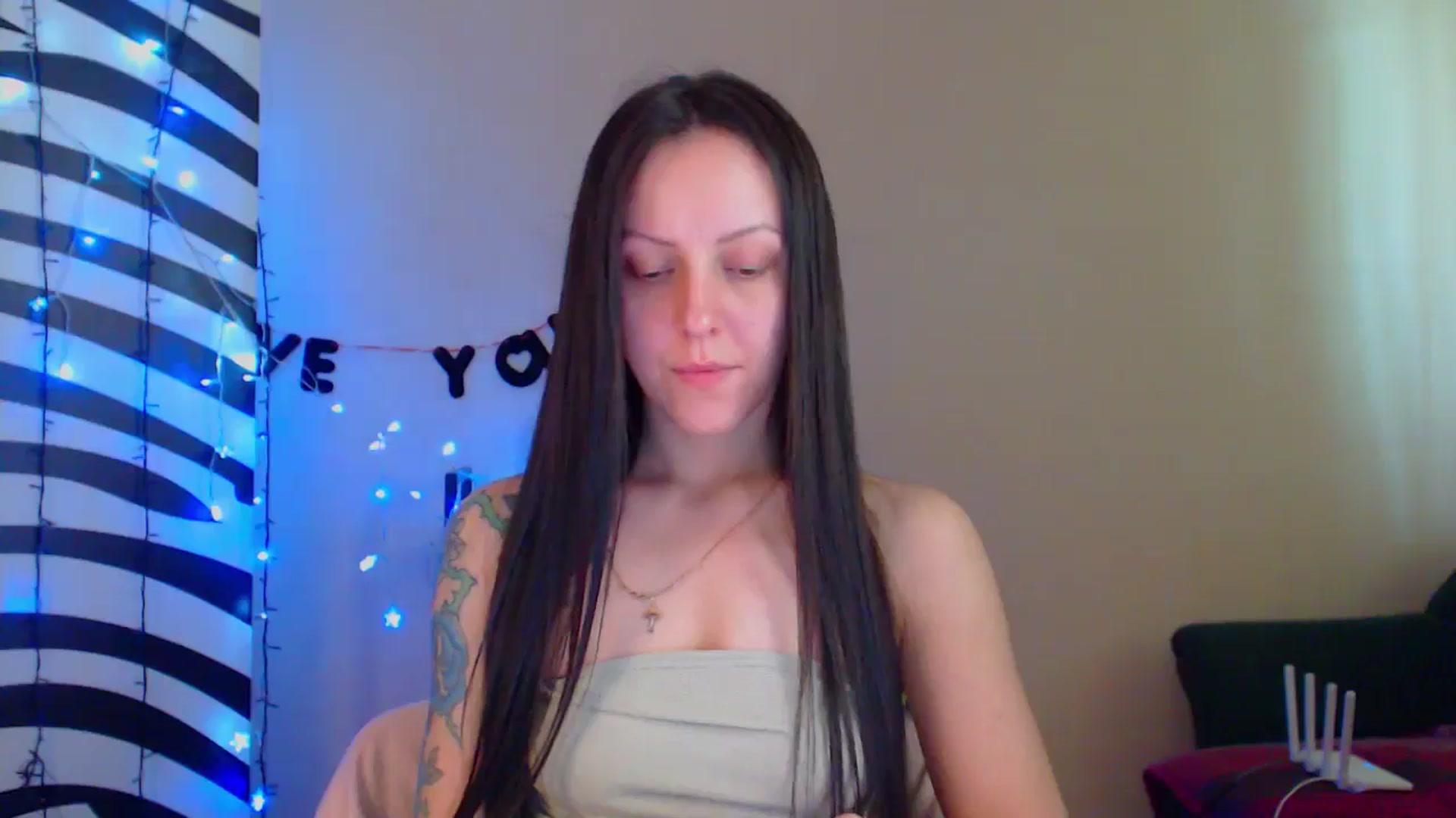 Gallery image thumbnail from MiracleMiss's myfreecams stream on, 05/19/2024, 12:27 image 11 of 20