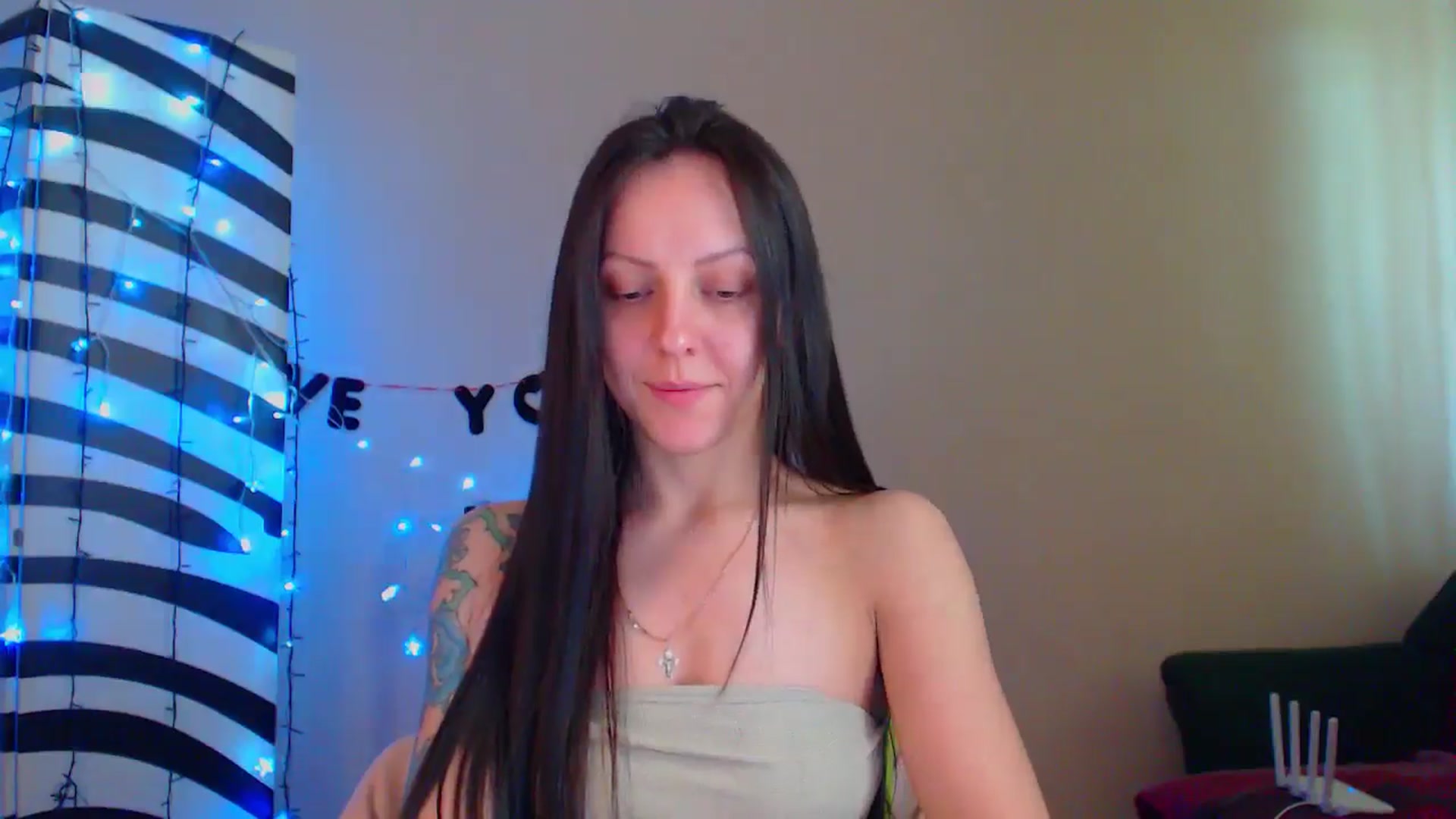 Gallery image thumbnail from MiracleMiss's myfreecams stream on, 05/19/2024, 12:27 image 3 of 20