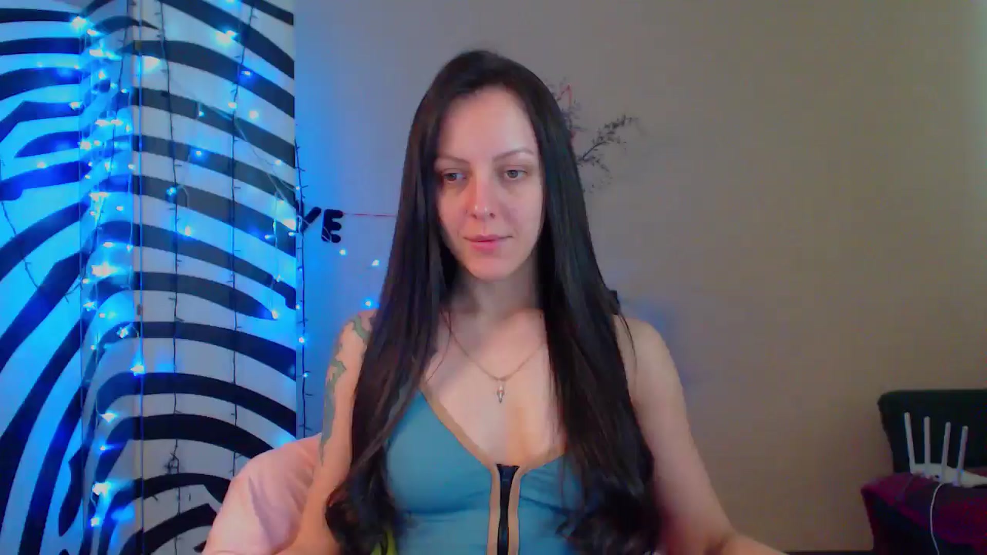 Gallery image thumbnail from MiracleMiss's myfreecams stream on, 05/20/2024, 11:23 image 11 of 20