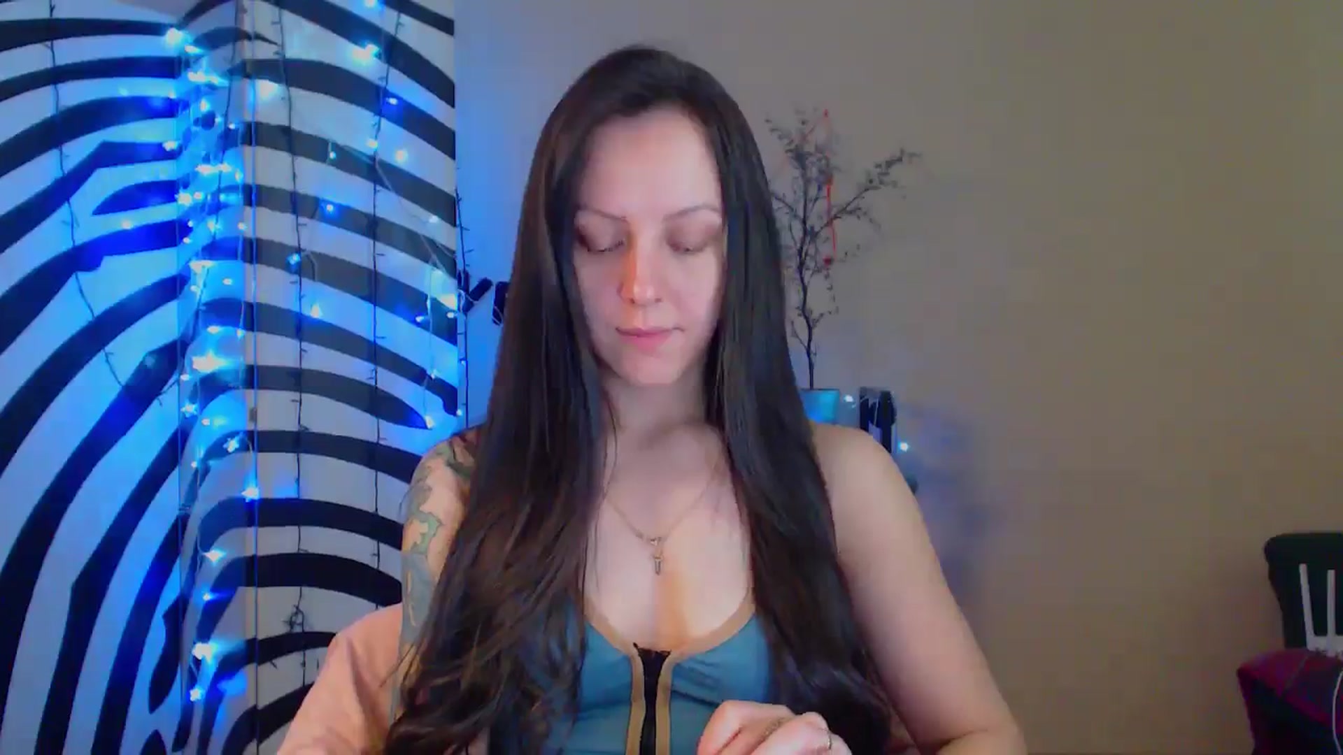 Gallery image thumbnail from MiracleMiss's myfreecams stream on, 05/20/2024, 11:23 image 4 of 20