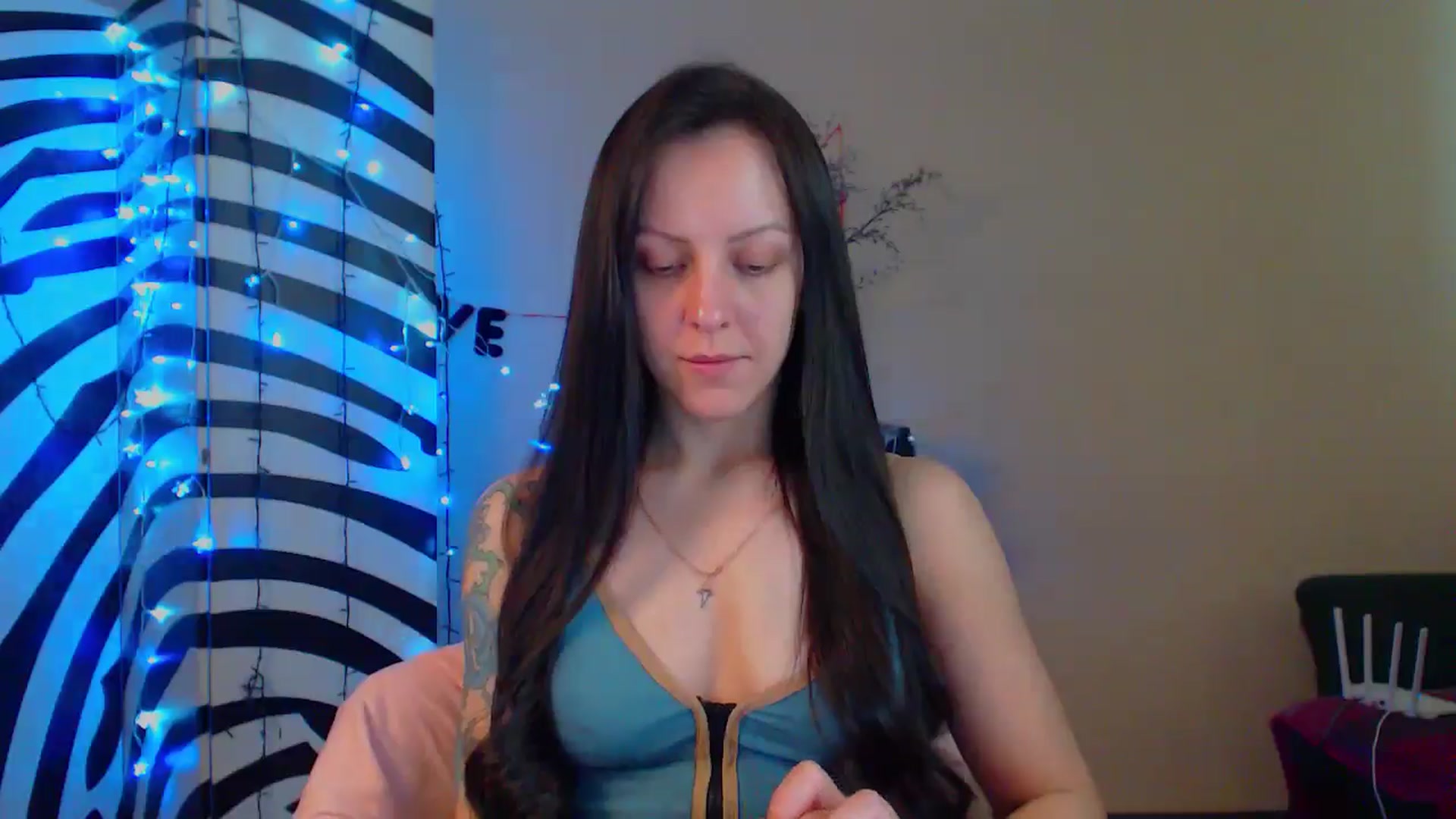 Gallery image thumbnail from MiracleMiss's myfreecams stream on, 05/20/2024, 11:23 image 14 of 20