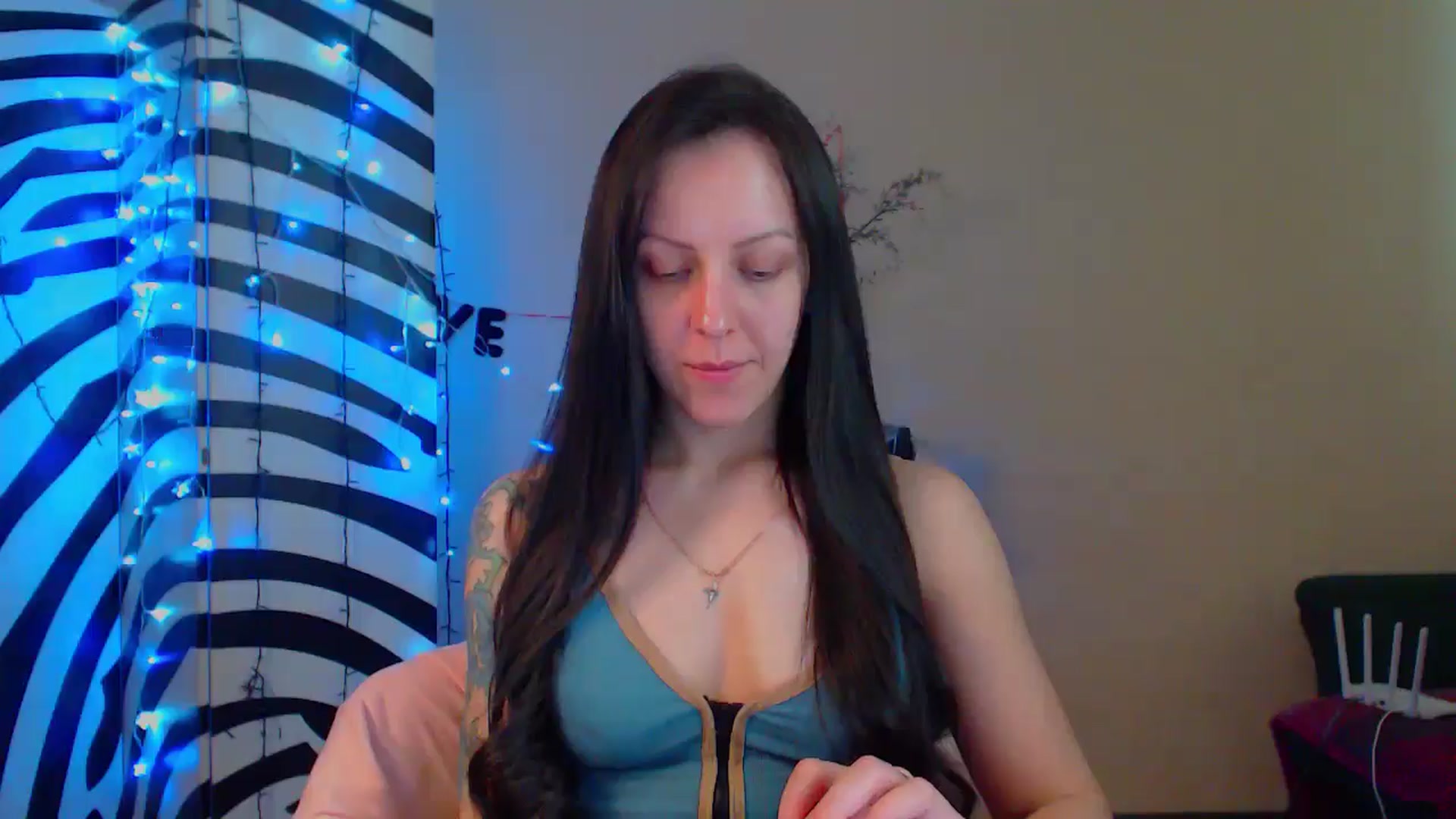 Gallery image thumbnail from MiracleMiss's myfreecams stream on, 05/20/2024, 11:23 image 13 of 20