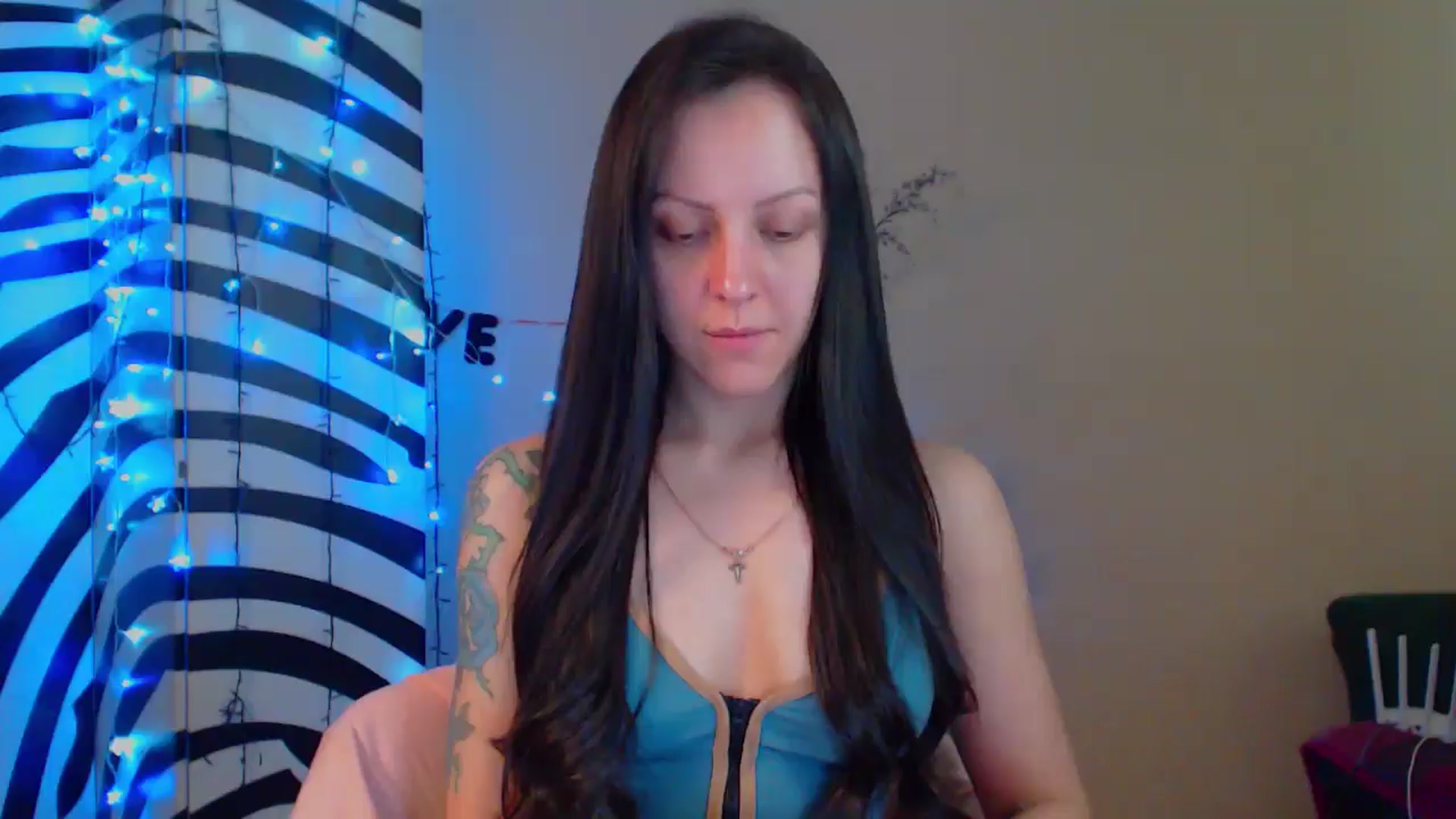 Gallery image thumbnail from MiracleMiss's myfreecams stream on, 05/20/2024, 11:23 image 17 of 20