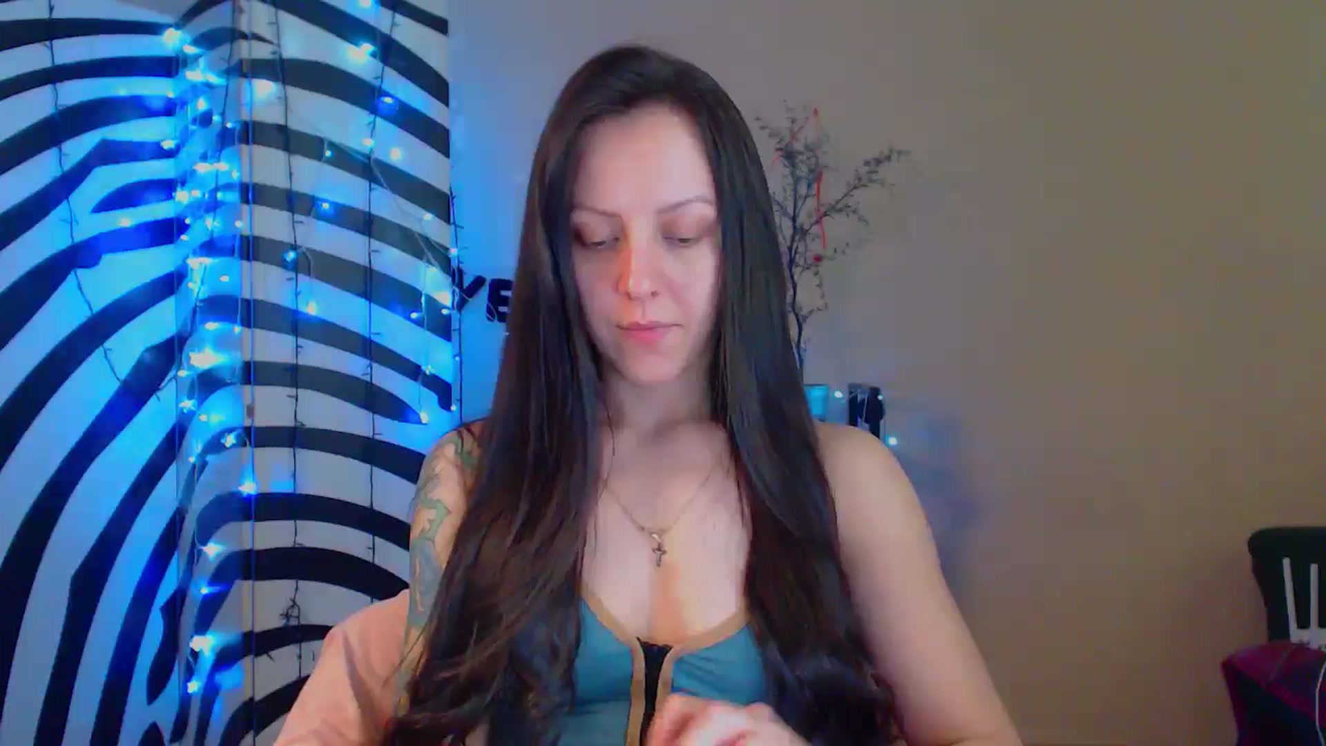 Gallery image thumbnail from MiracleMiss's myfreecams stream on, 05/20/2024, 11:23 image 5 of 20