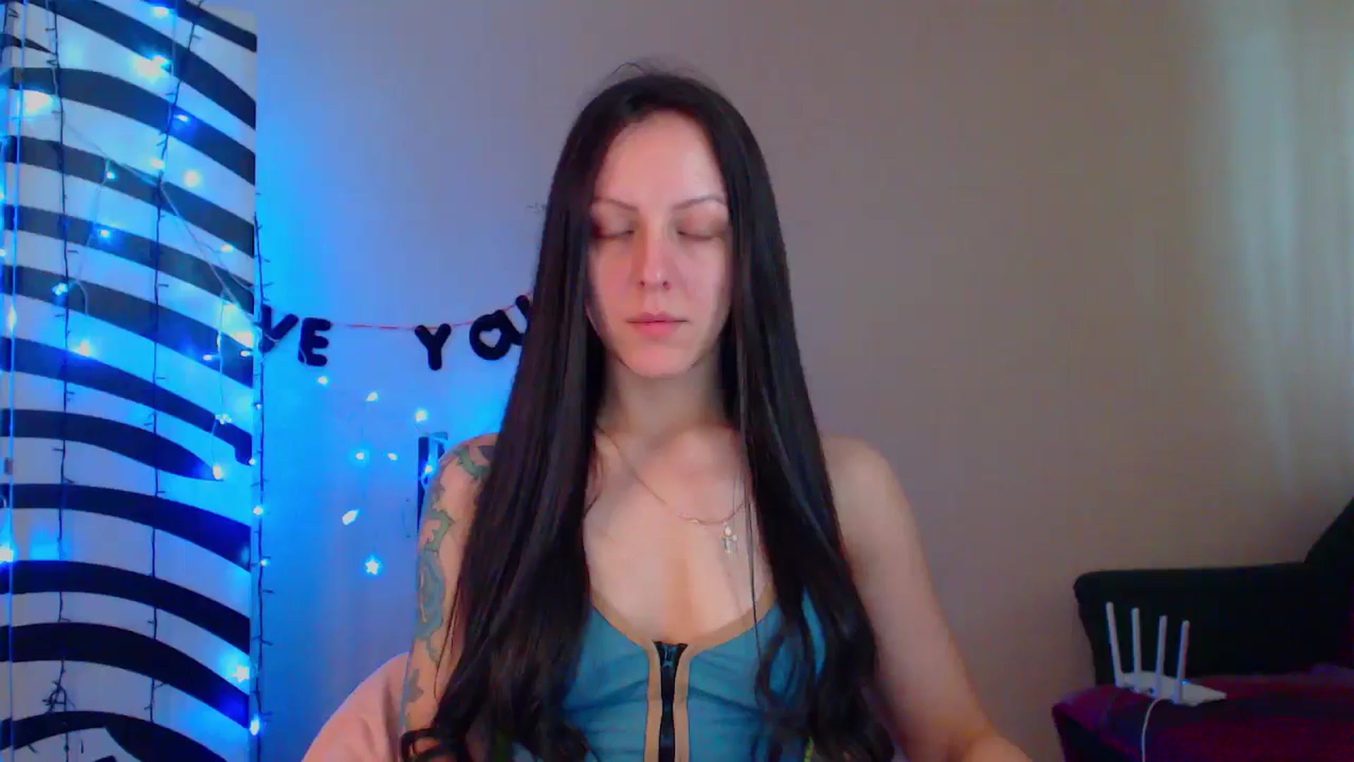 Gallery image thumbnail from MiracleMiss's myfreecams stream on, 05/21/2024, 11:01 image 4 of 20