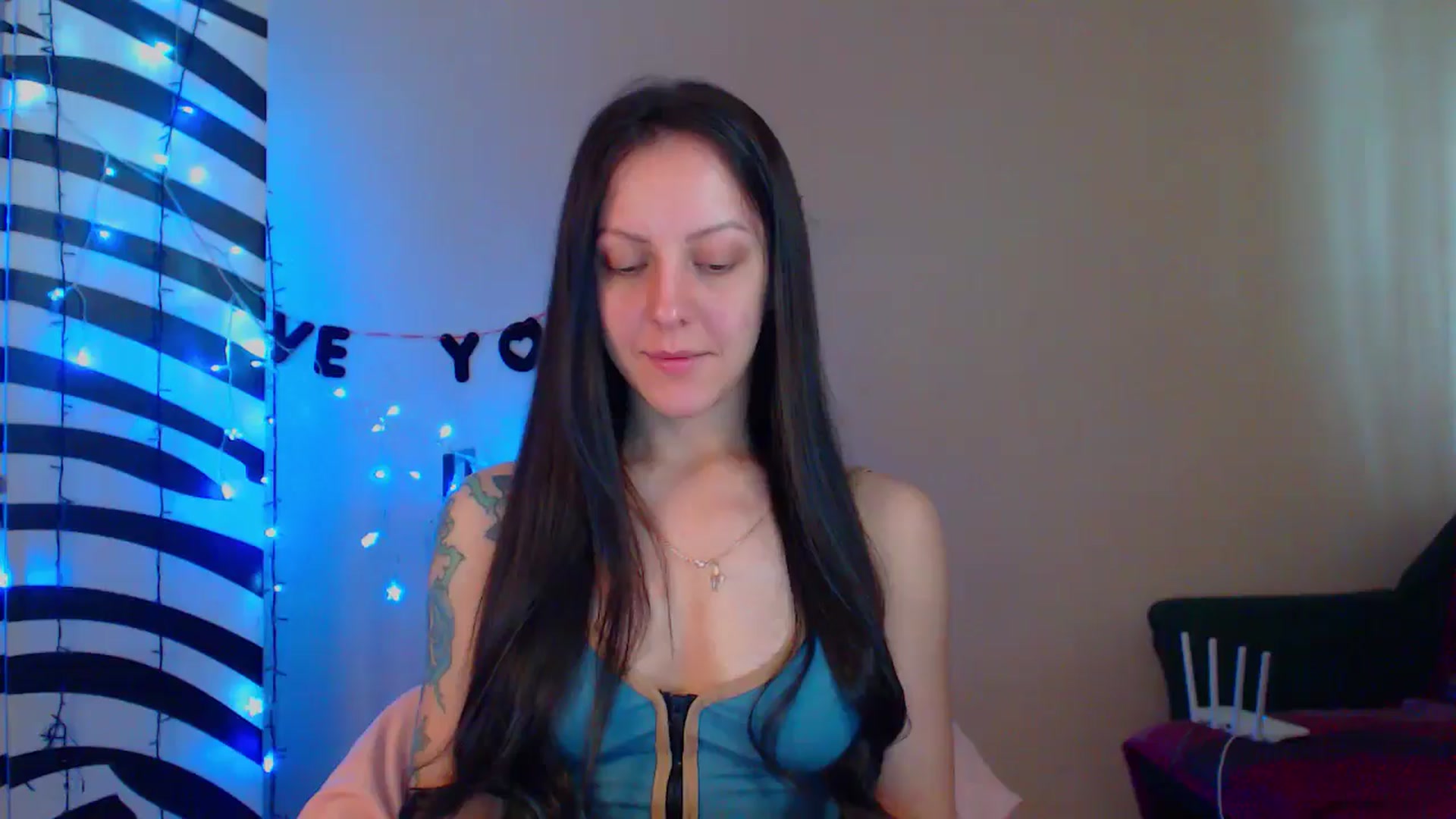 Gallery image thumbnail from MiracleMiss's myfreecams stream on, 05/21/2024, 11:16 image 13 of 20