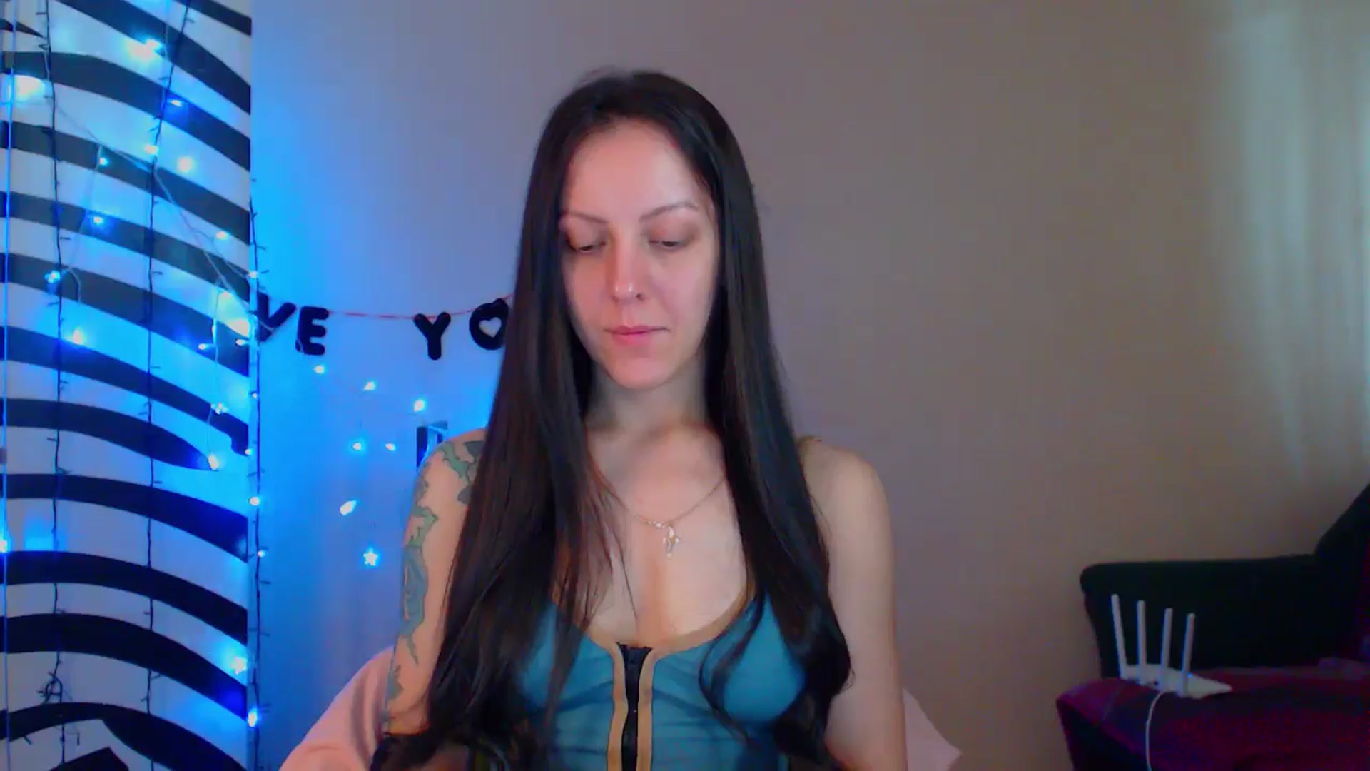 Gallery image thumbnail from MiracleMiss's myfreecams stream on, 05/21/2024, 11:16 image 15 of 20