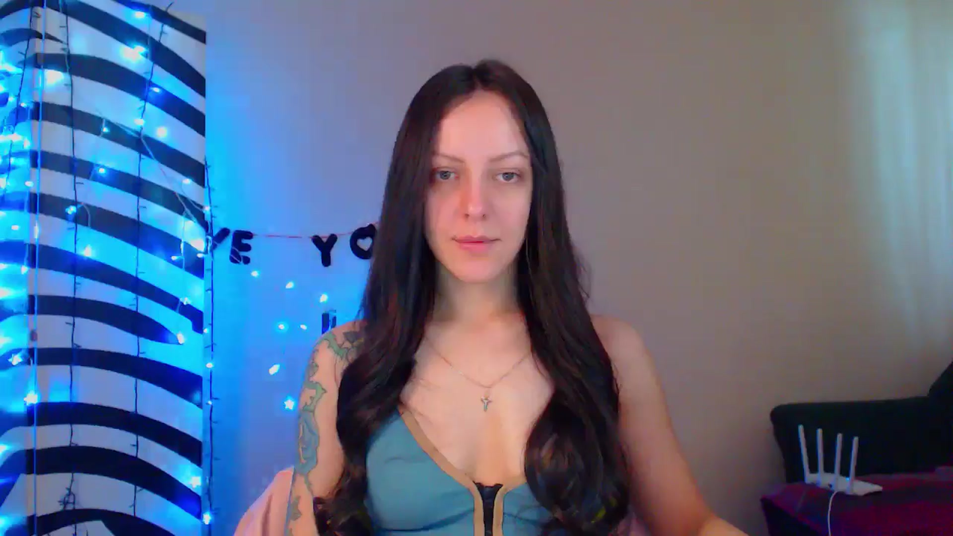 Gallery image thumbnail from MiracleMiss's myfreecams stream on, 05/22/2024, 11:07 image 7 of 20