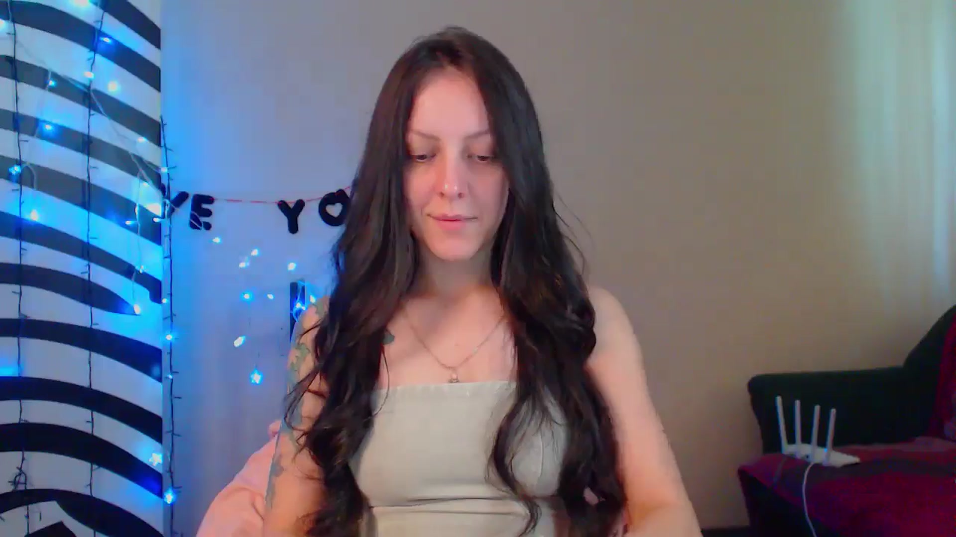 Gallery image thumbnail from MiracleMiss's myfreecams stream on, 05/23/2024, 11:59 image 3 of 20
